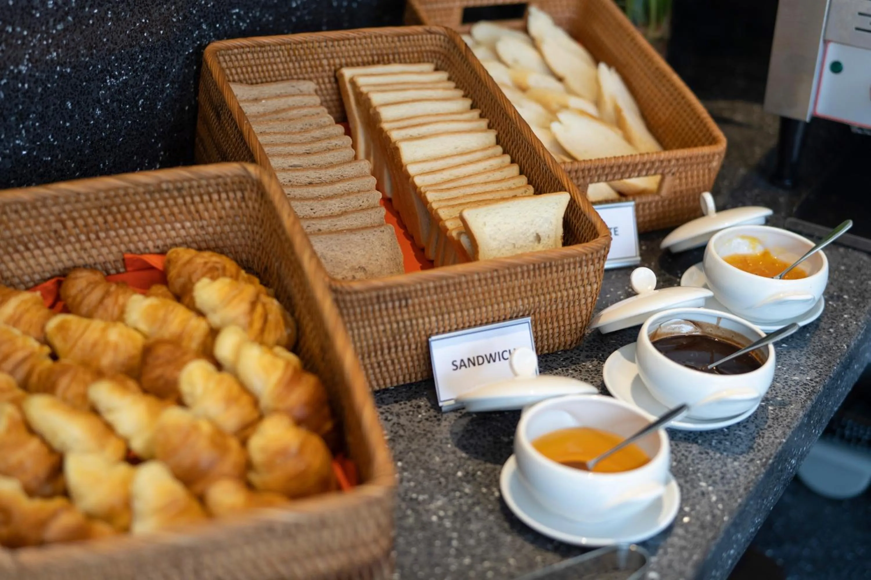 Food and drinks in Eco Lux Riverside Hotel & Spa