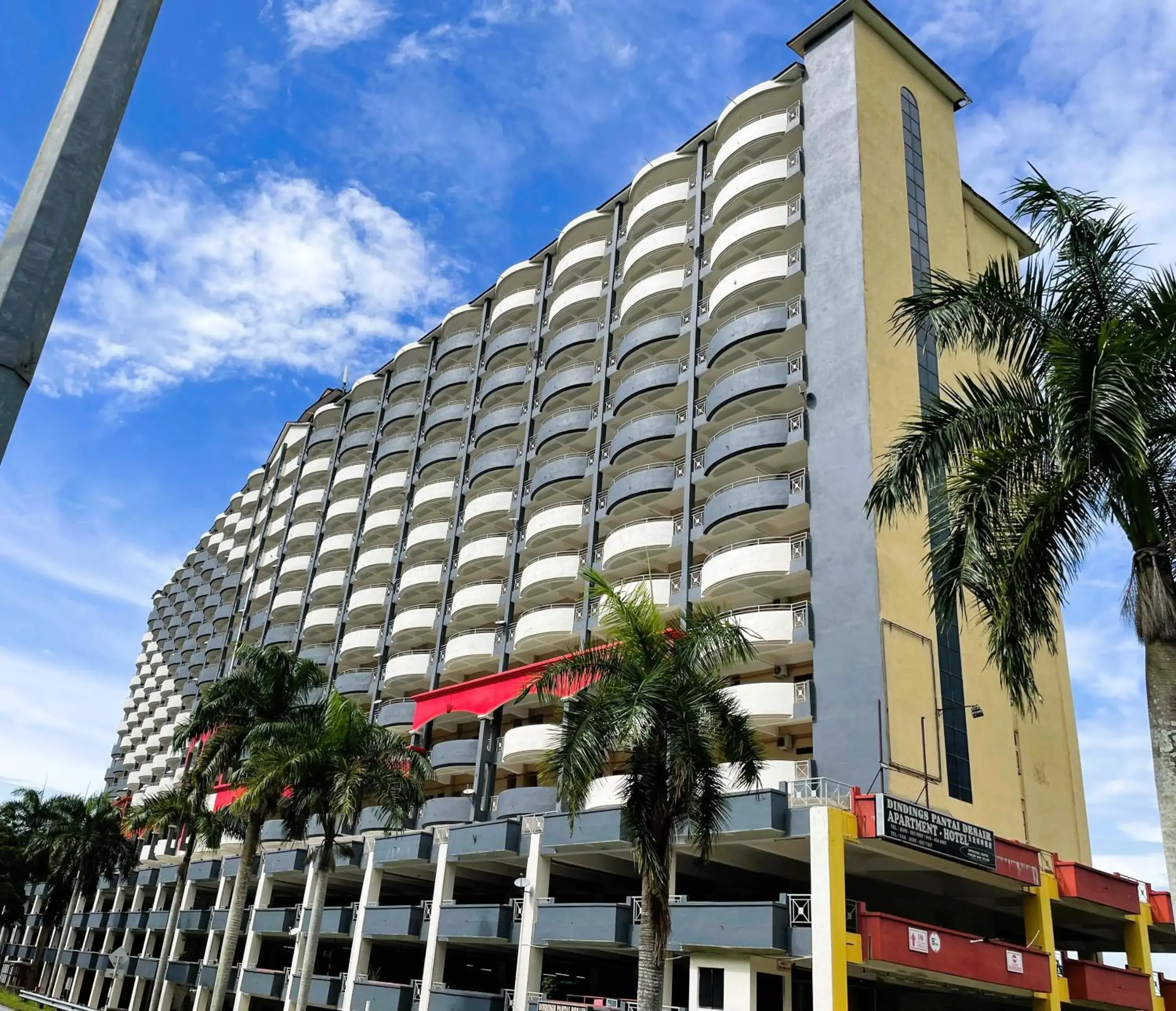 Property building in Dindings Pantai Desair Apartment By DPD Property building in Dindings Pantai Desair Apartment By DPD