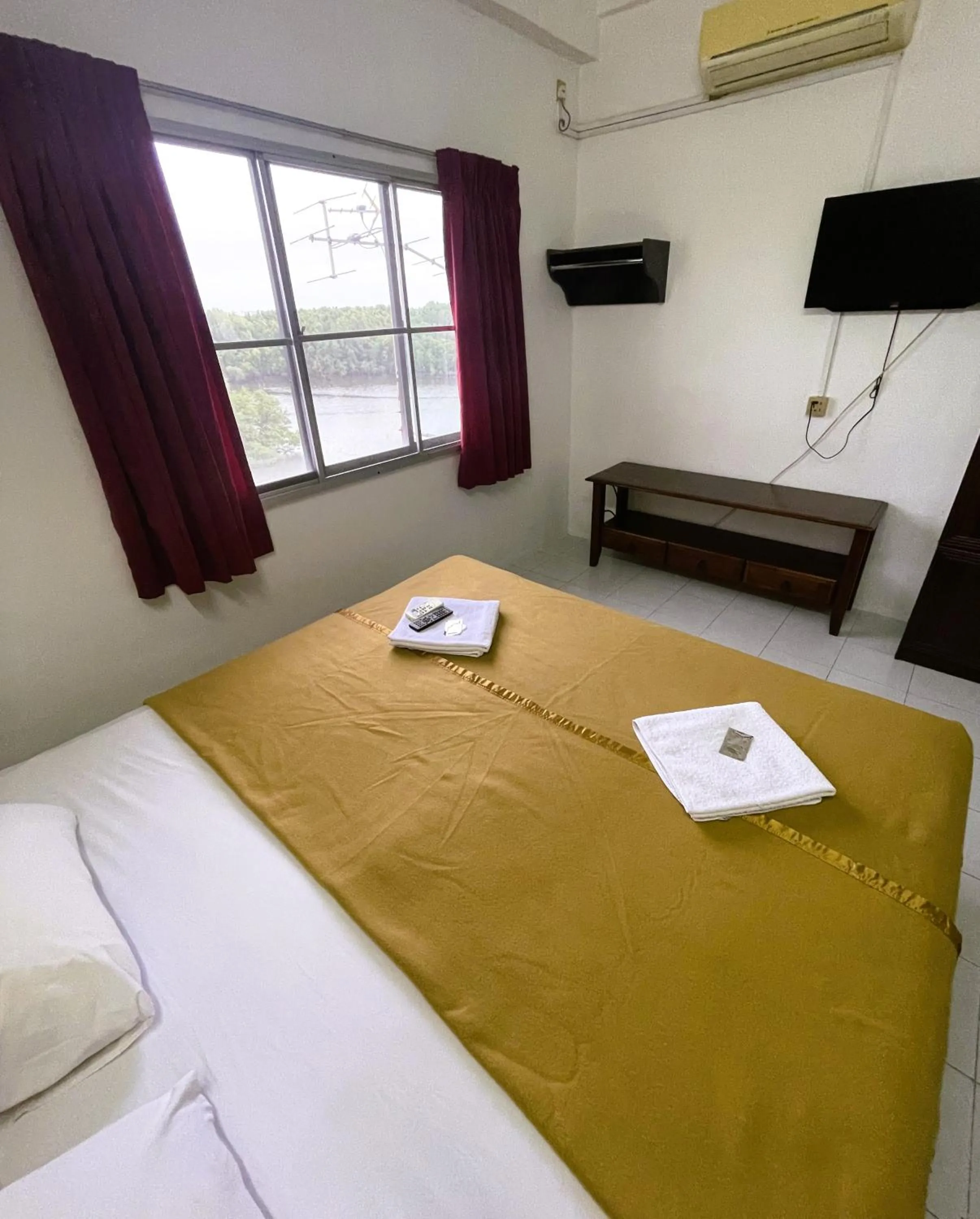 View (from property/room), Bed in Dindings Pantai Desair Apartment By DPD