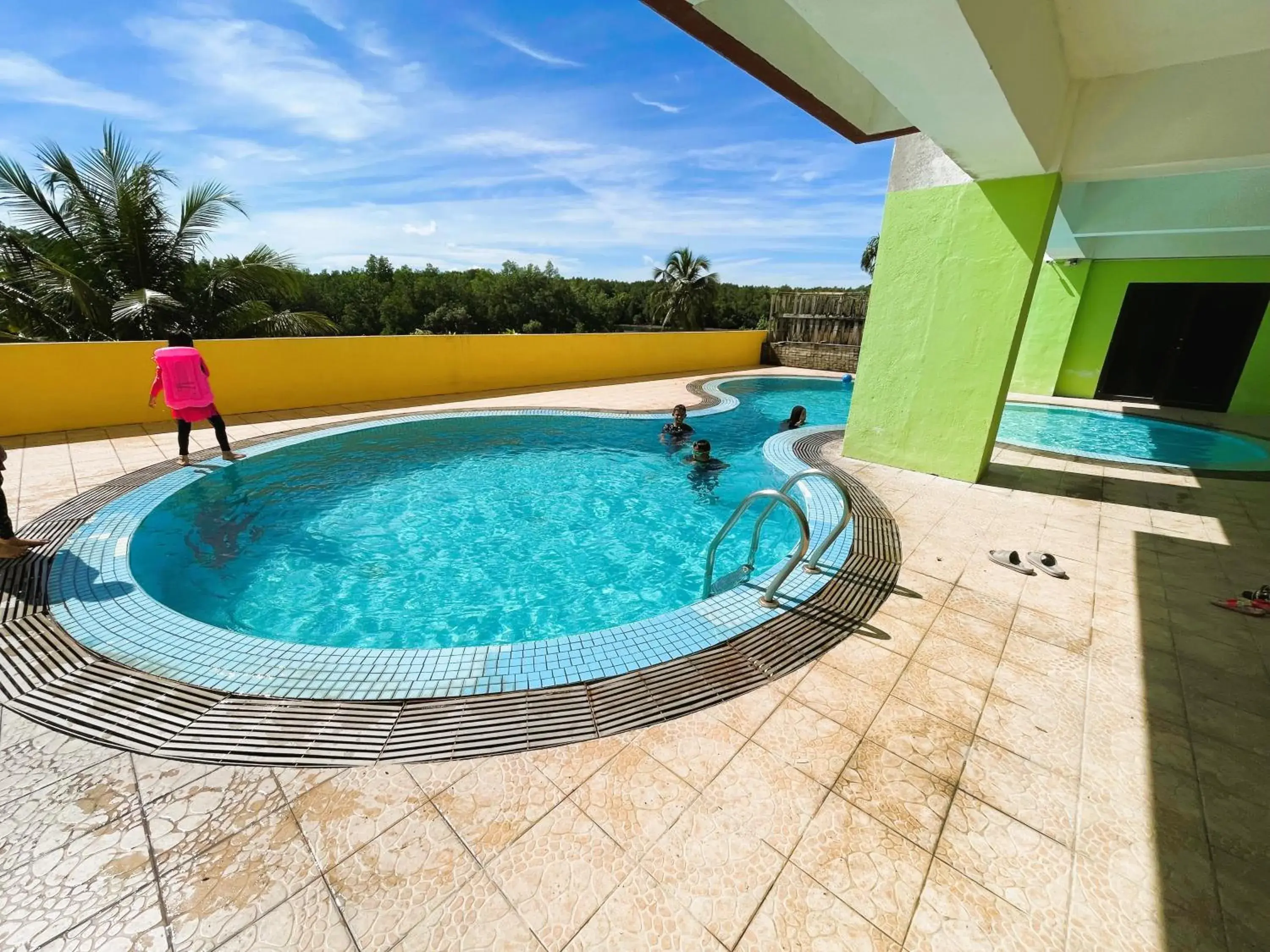 Property building in Dindings Pantai Desair Apartment By DPD Property building in Dindings Pantai Desair Apartment By DPD