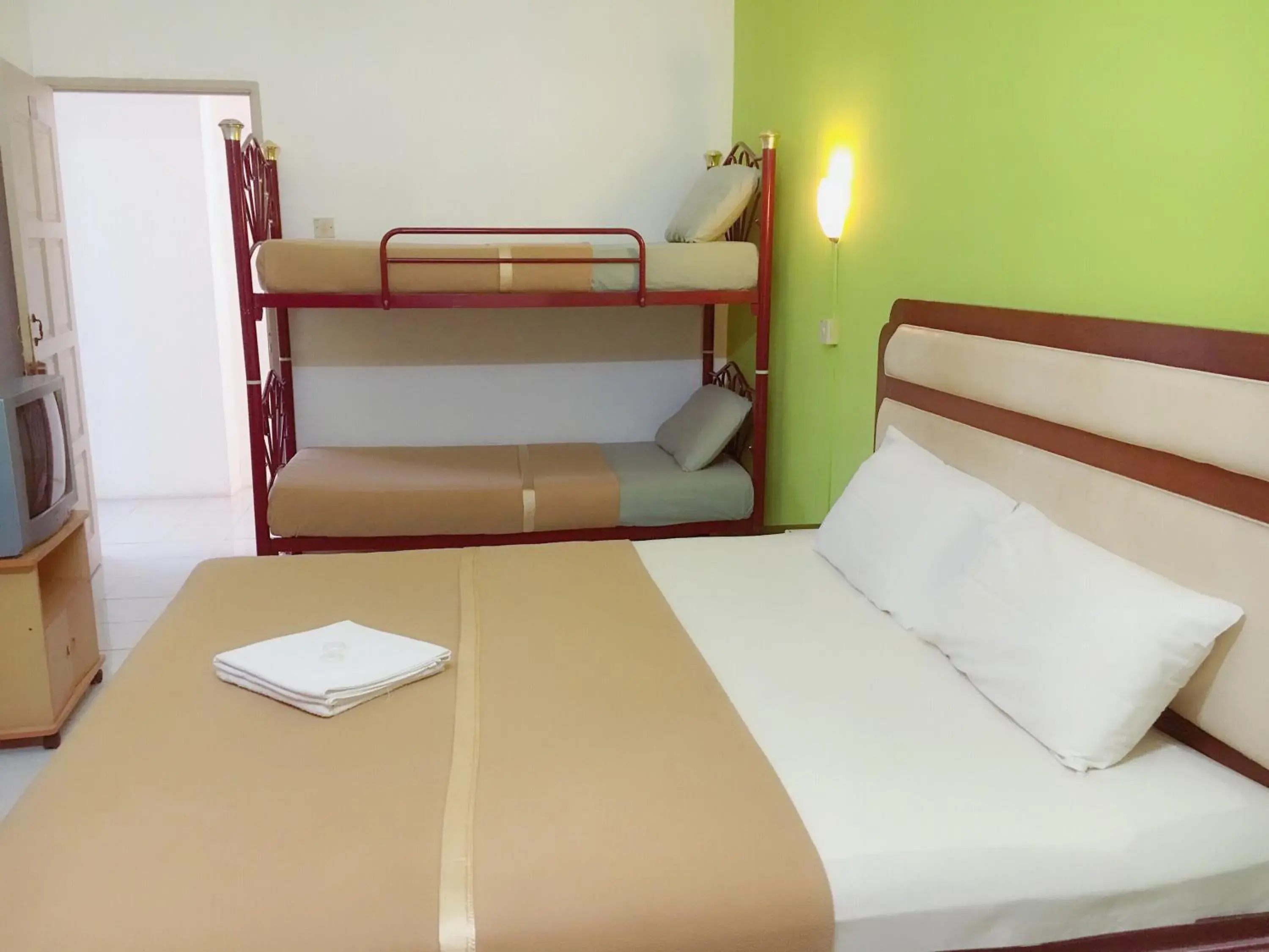 Three-Bedroom Apartment in Dindings Pantai Desair Apartment By DPD Three-Bedroom Apartment in Dindings Pantai Desair Apartment By DPD
