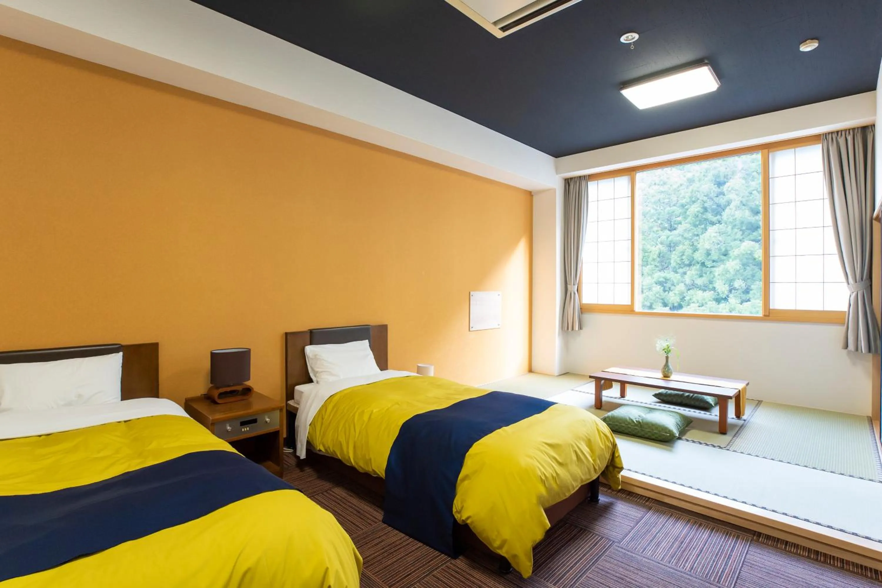 Photo of the whole room, Bed in Yutoriro Bandai Atami