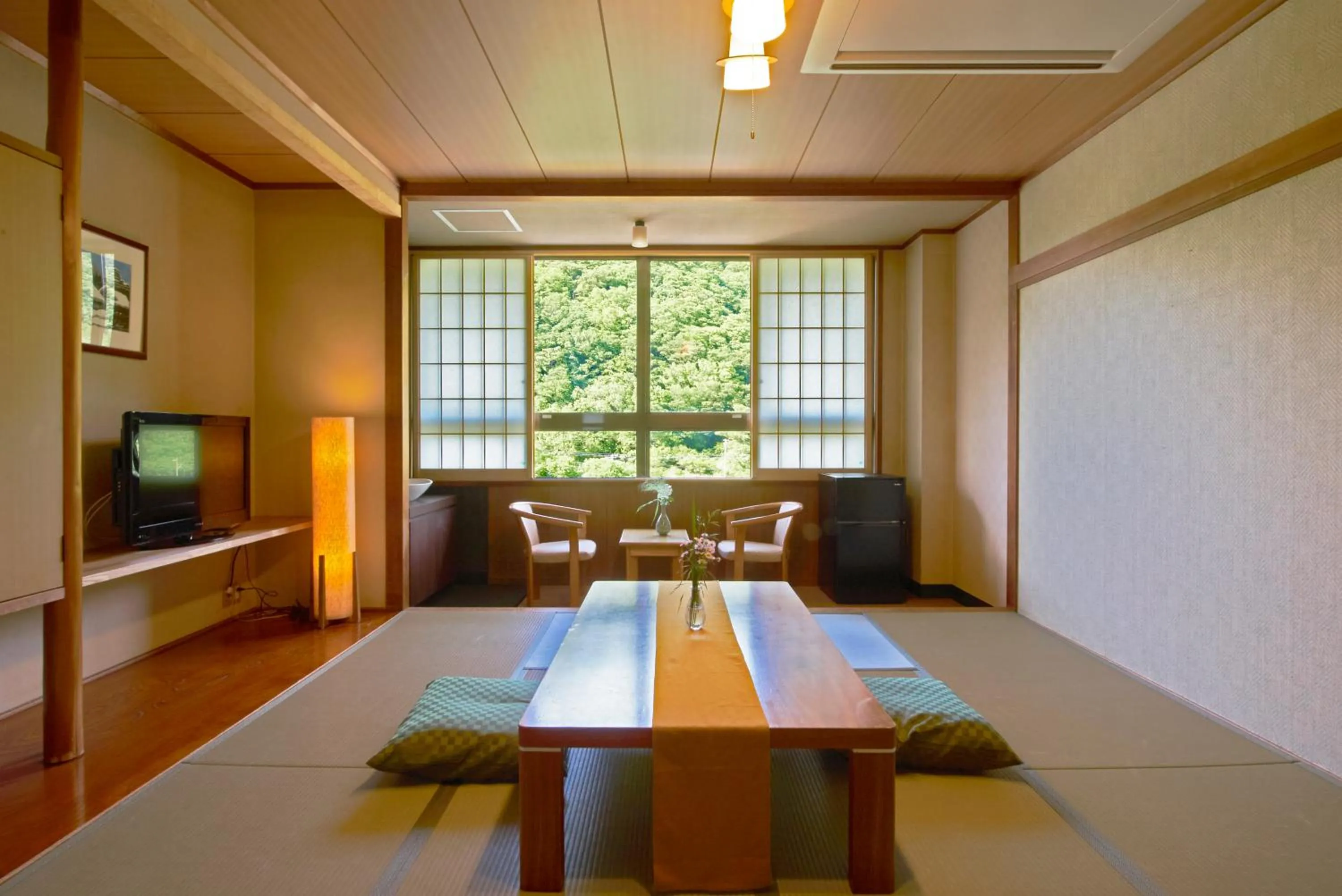 Photo of the whole room in Yutoriro Bandai Atami