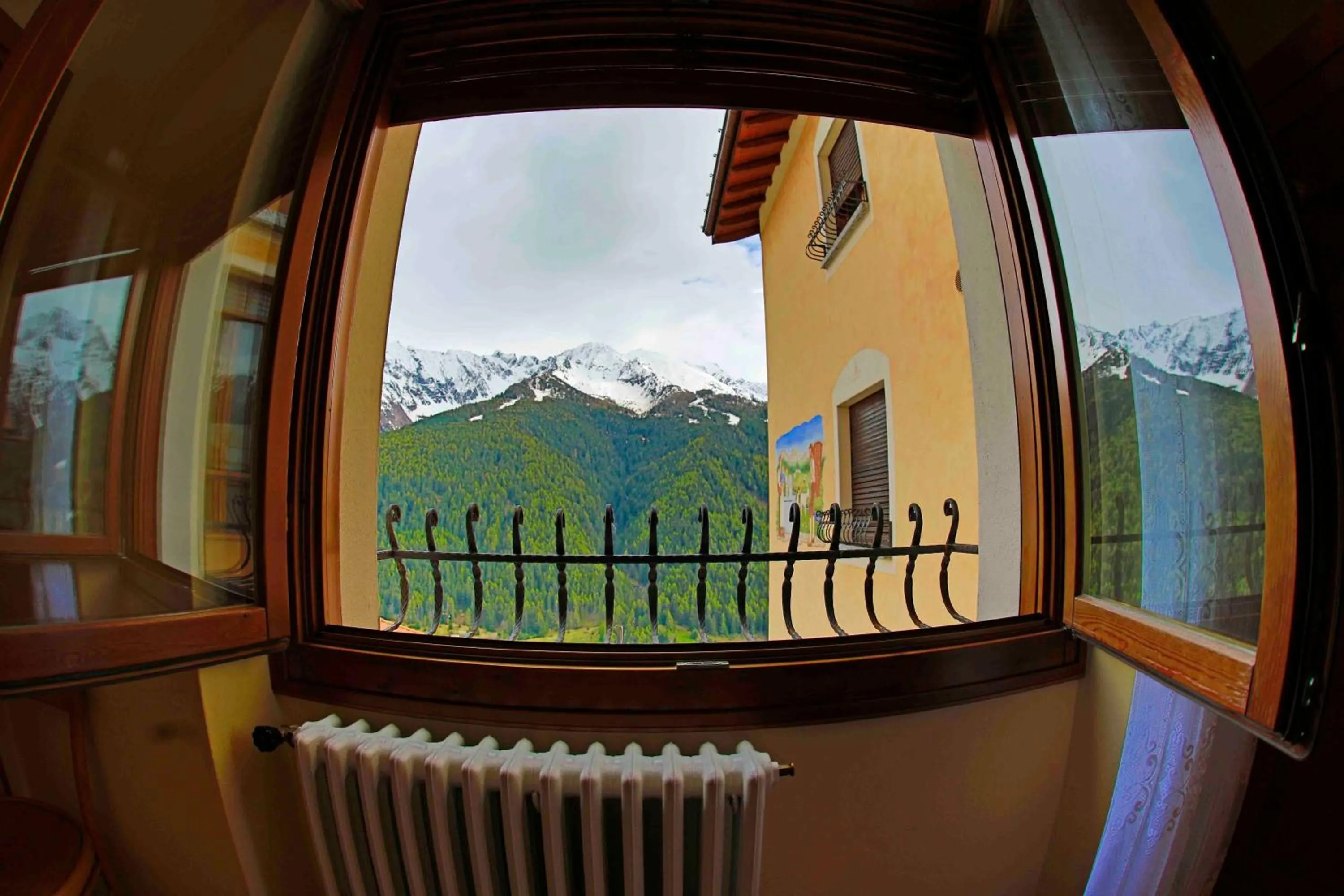 Two Connecting Double Rooms in Albergo Eden