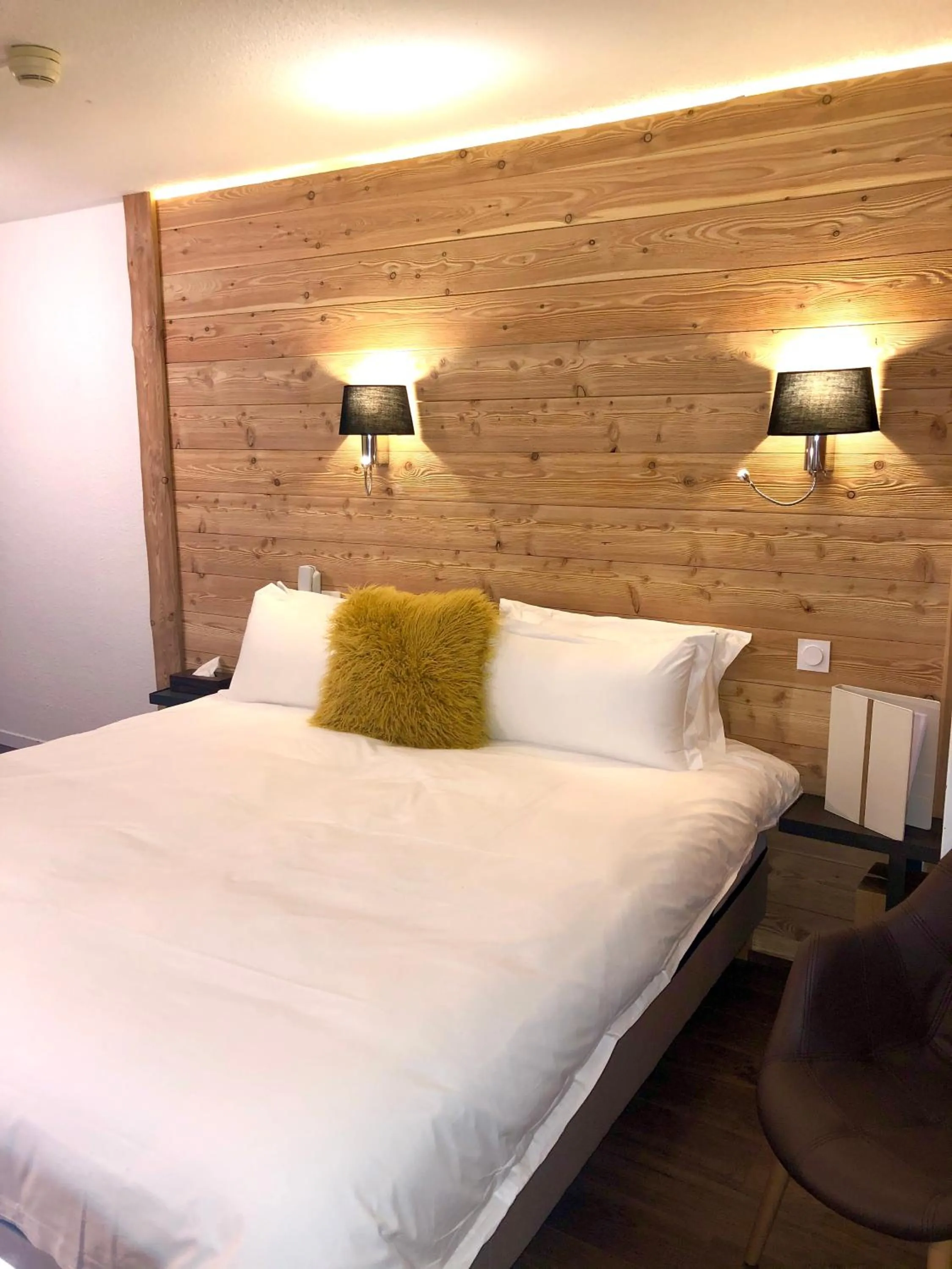 Bed in Hotel SNOW CHILL