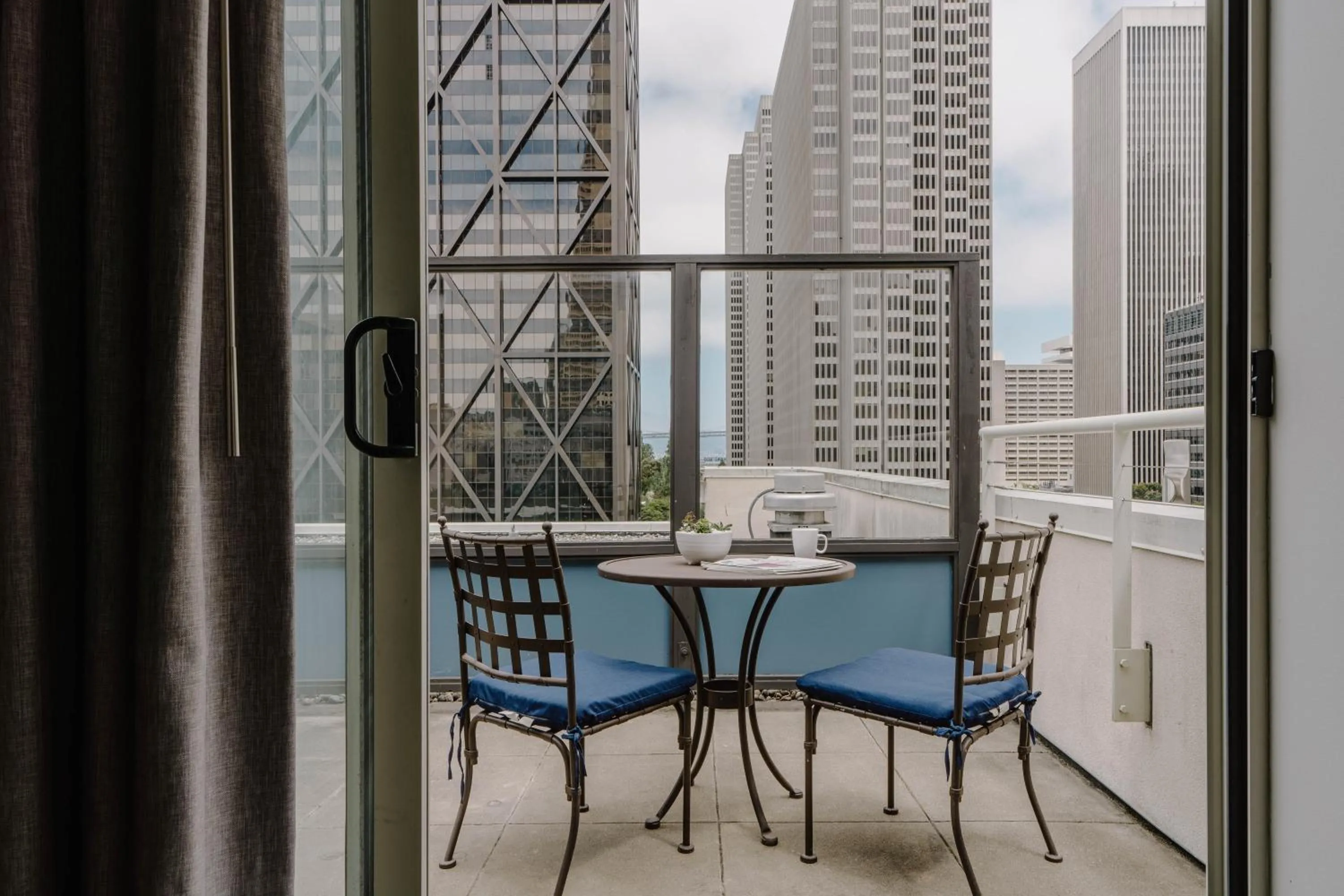 Balcony/Terrace in Club Quarters Hotel Embarcadero, San Francisco
