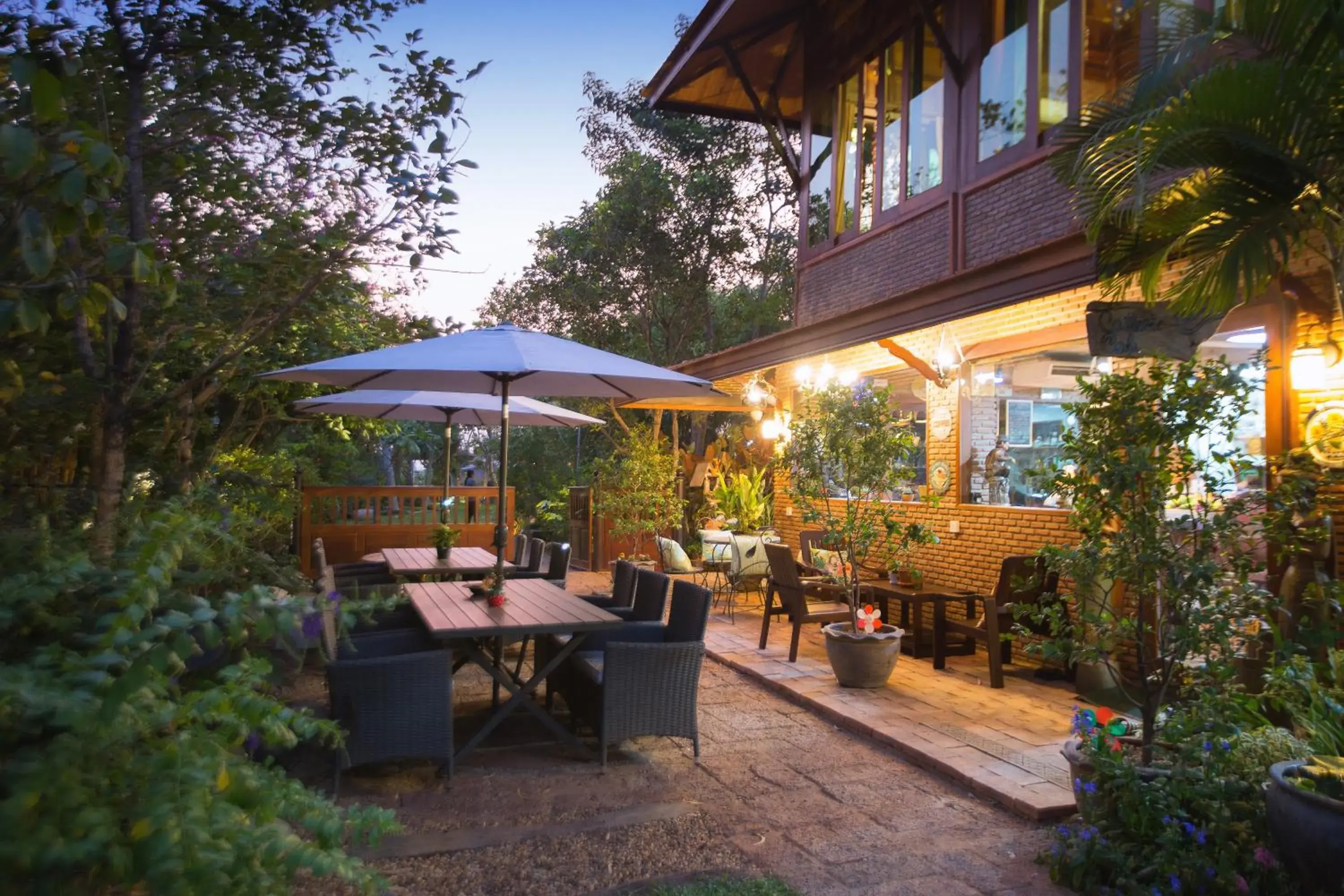 Restaurant/places to eat in Cattani's Riverside Home Restaurant/places to eat in Cattani's Riverside Home