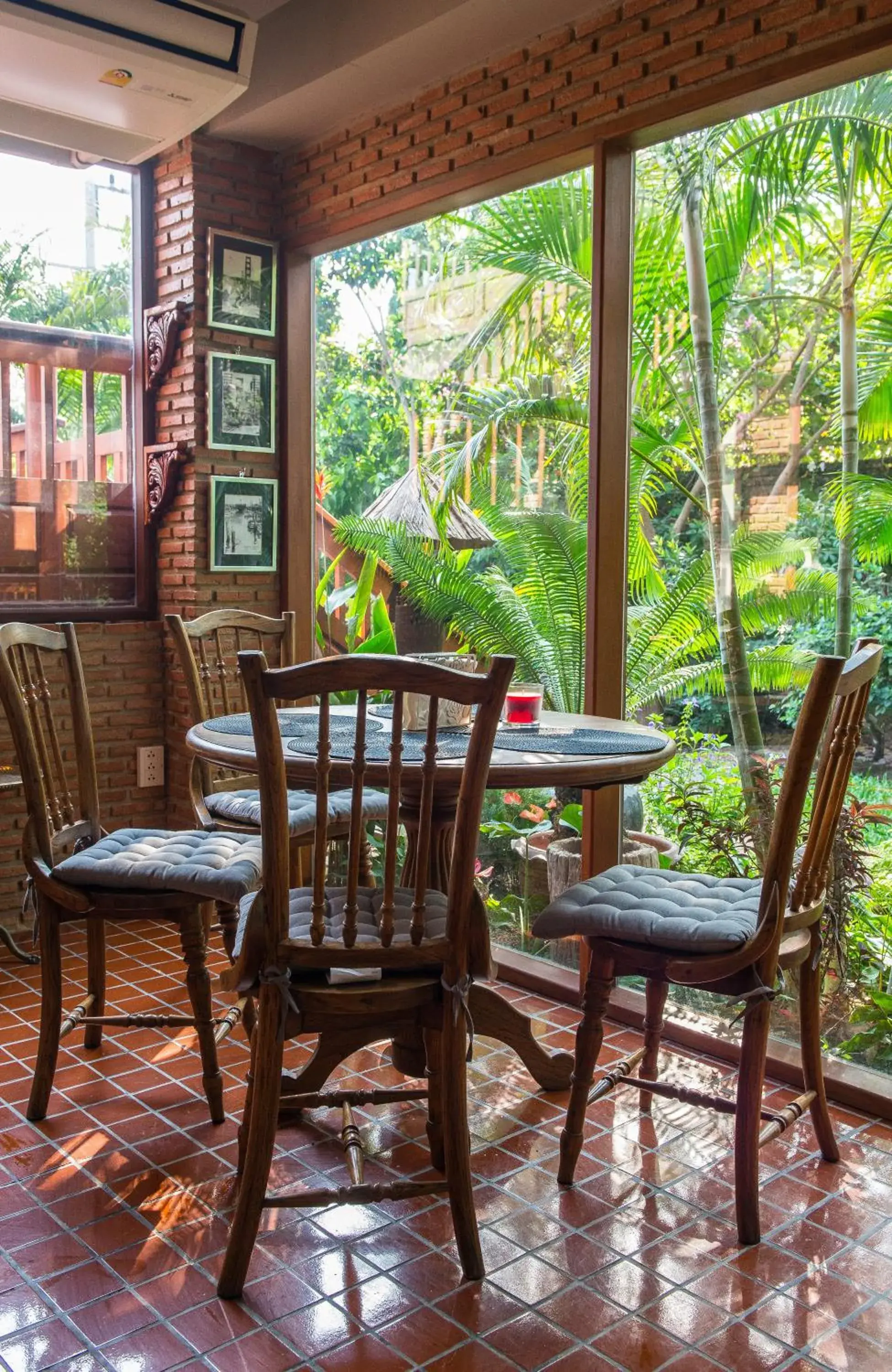 Restaurant/places to eat in Cattani's Riverside Home Restaurant/places to eat in Cattani's Riverside Home