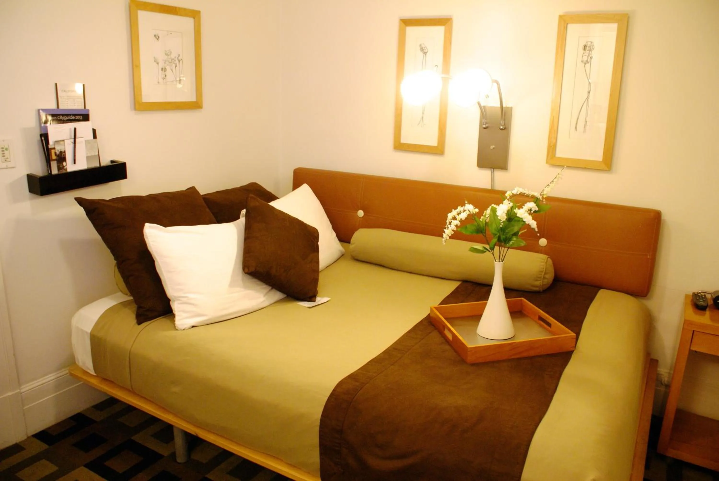 Bed in The Mosser Hotel