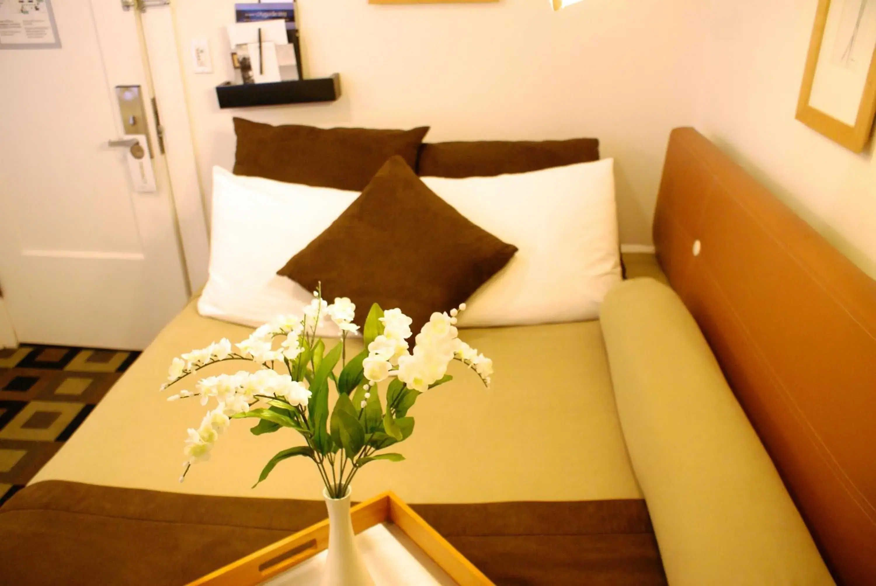 Photo of the whole room, Bed in The Mosser Hotel Photo of the whole room, Bed in The Mosser Hotel