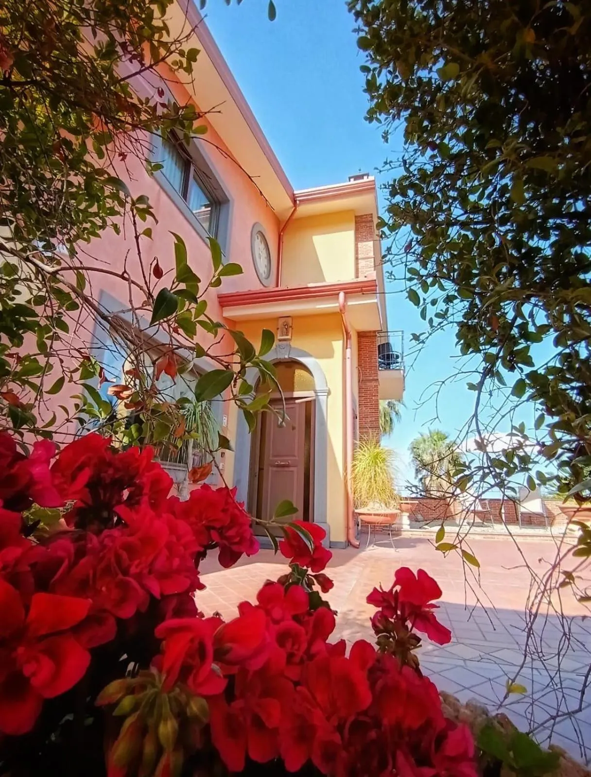 Property building in Villa Hirschen