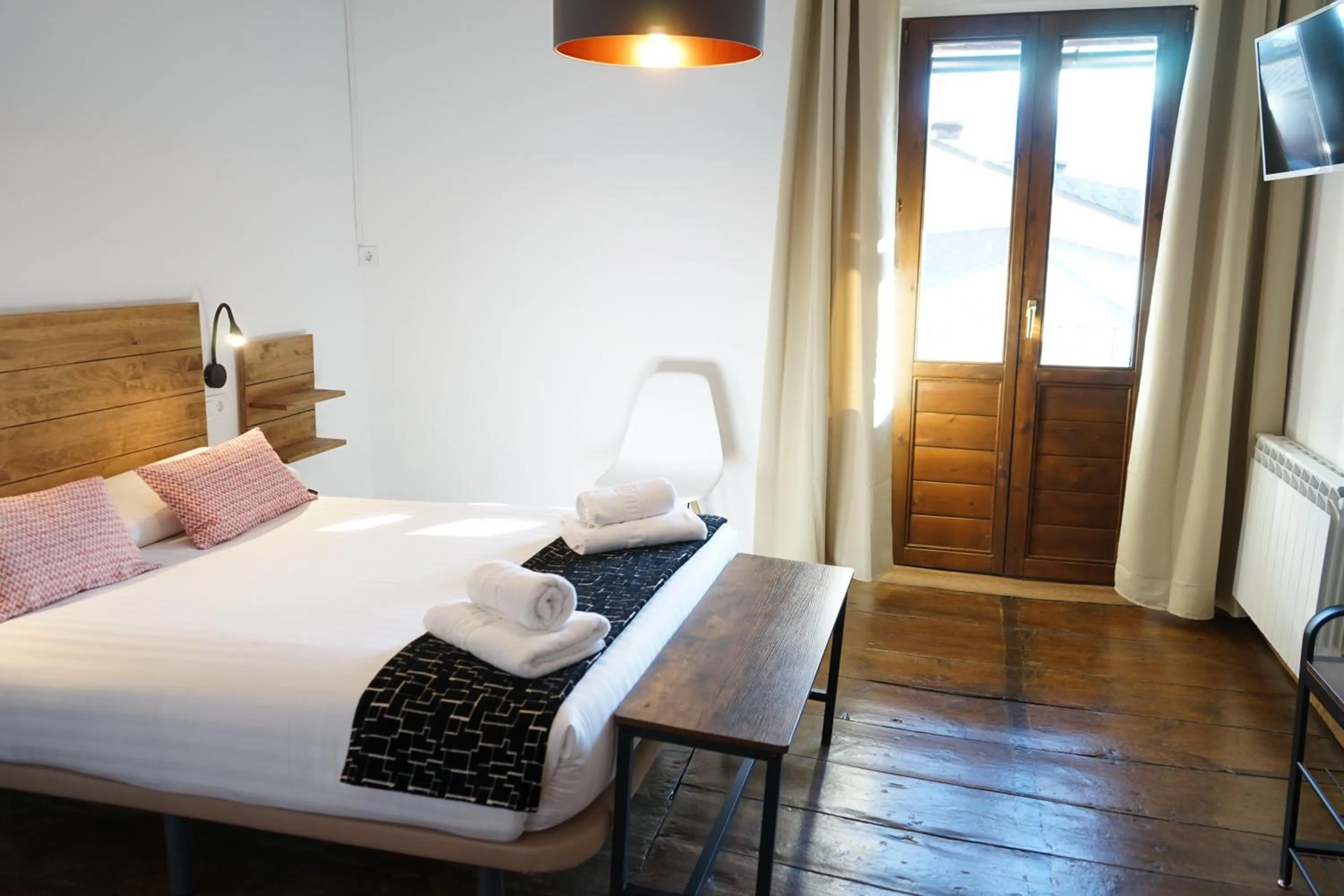 Photo of the whole room, Bed in Fonda Biayna