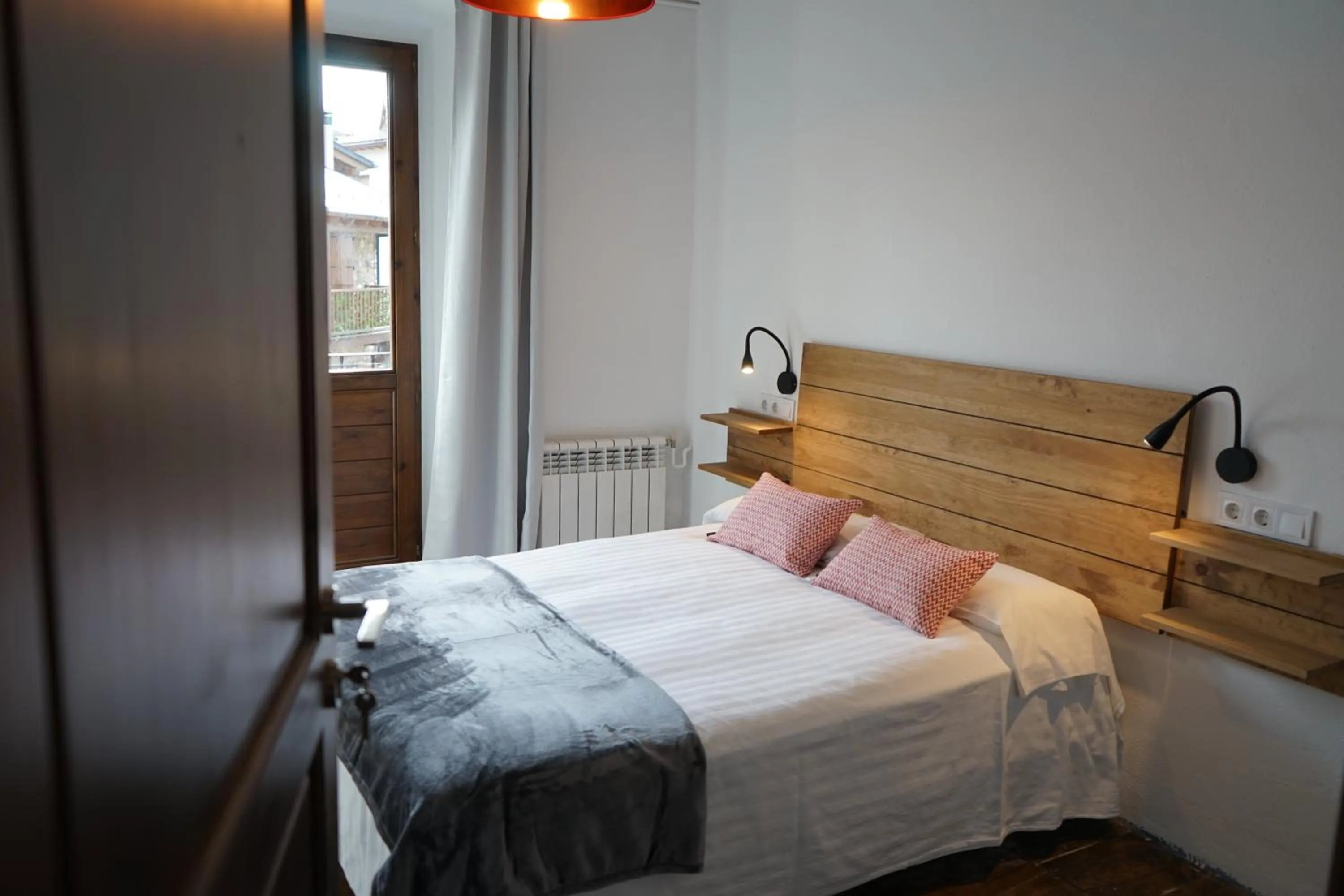 Photo of the whole room, Bed in Fonda Biayna