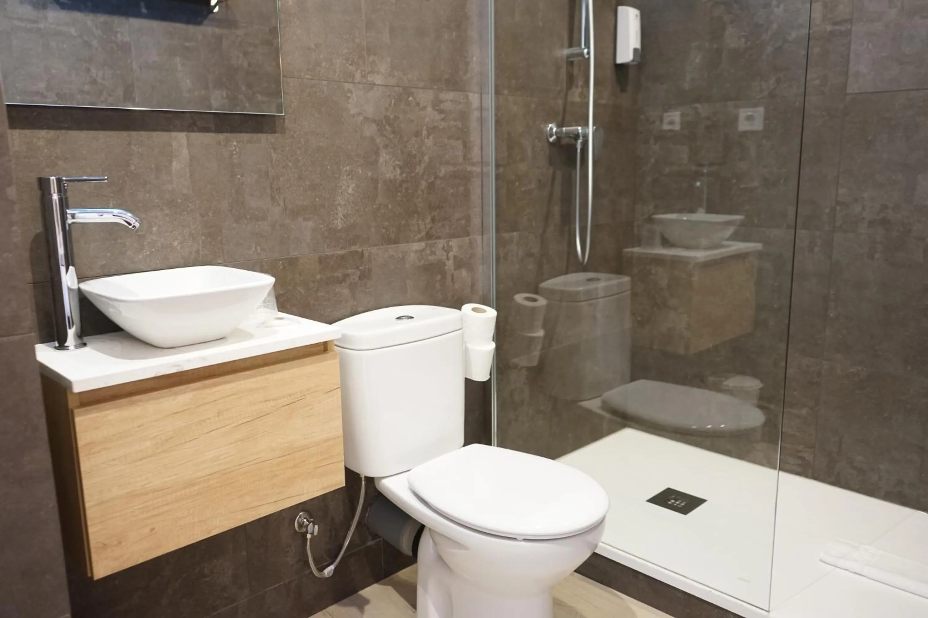 Bathroom in Fonda Biayna