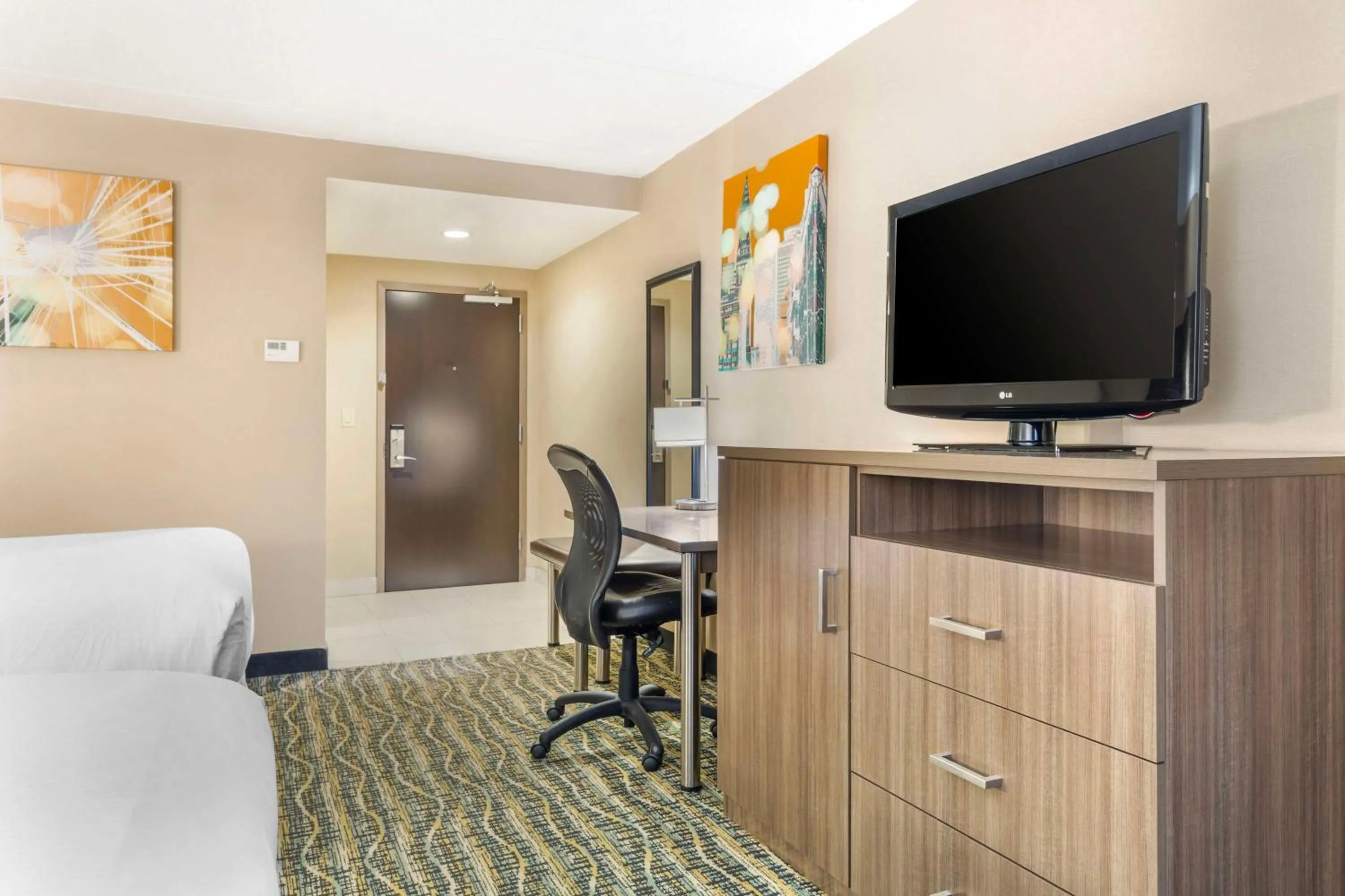 Bedroom in Best Western Plus New Englander