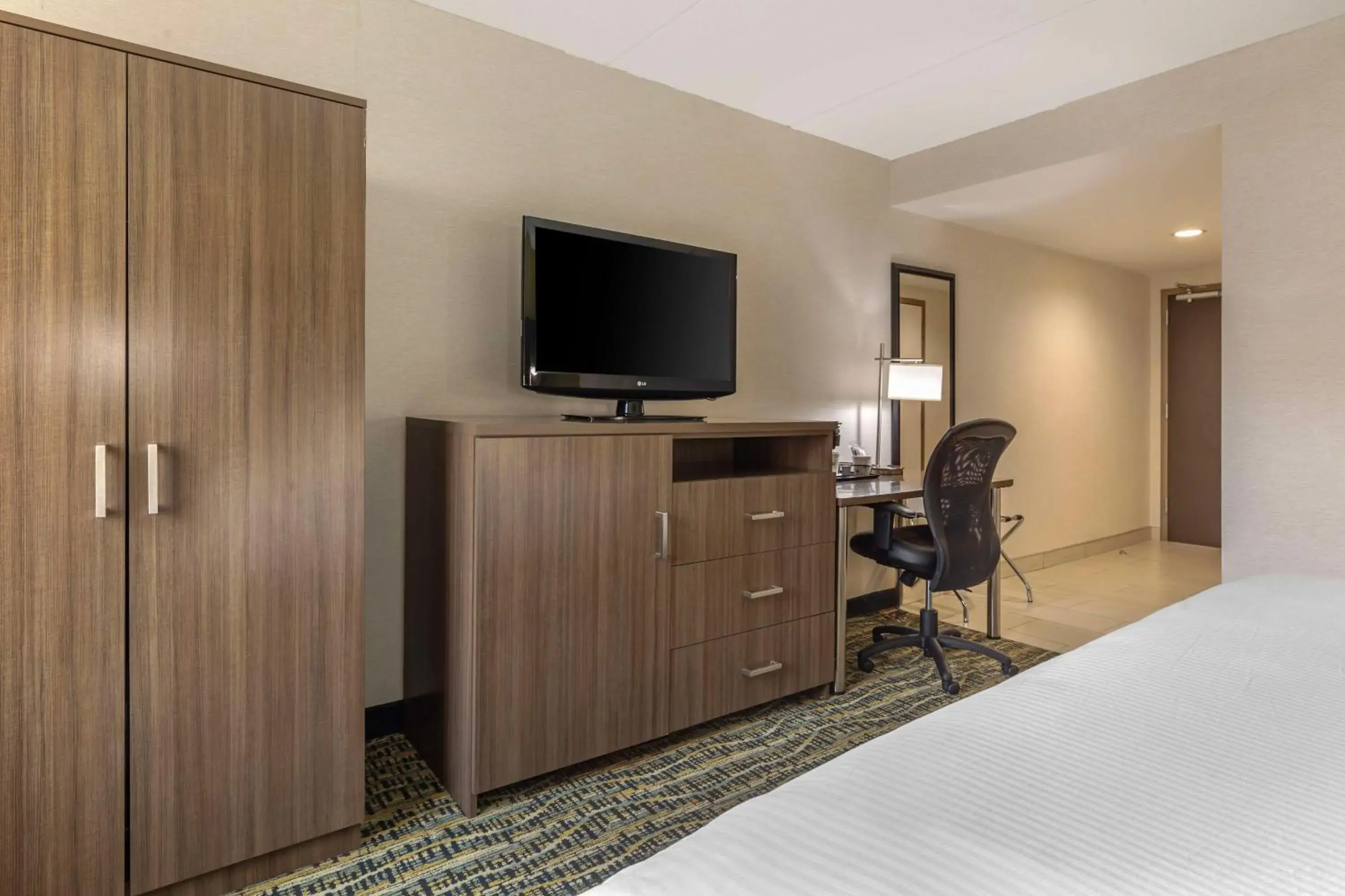 Bedroom, Bed in Best Western Plus New Englander Bedroom, Bed in Best Western Plus New Englander