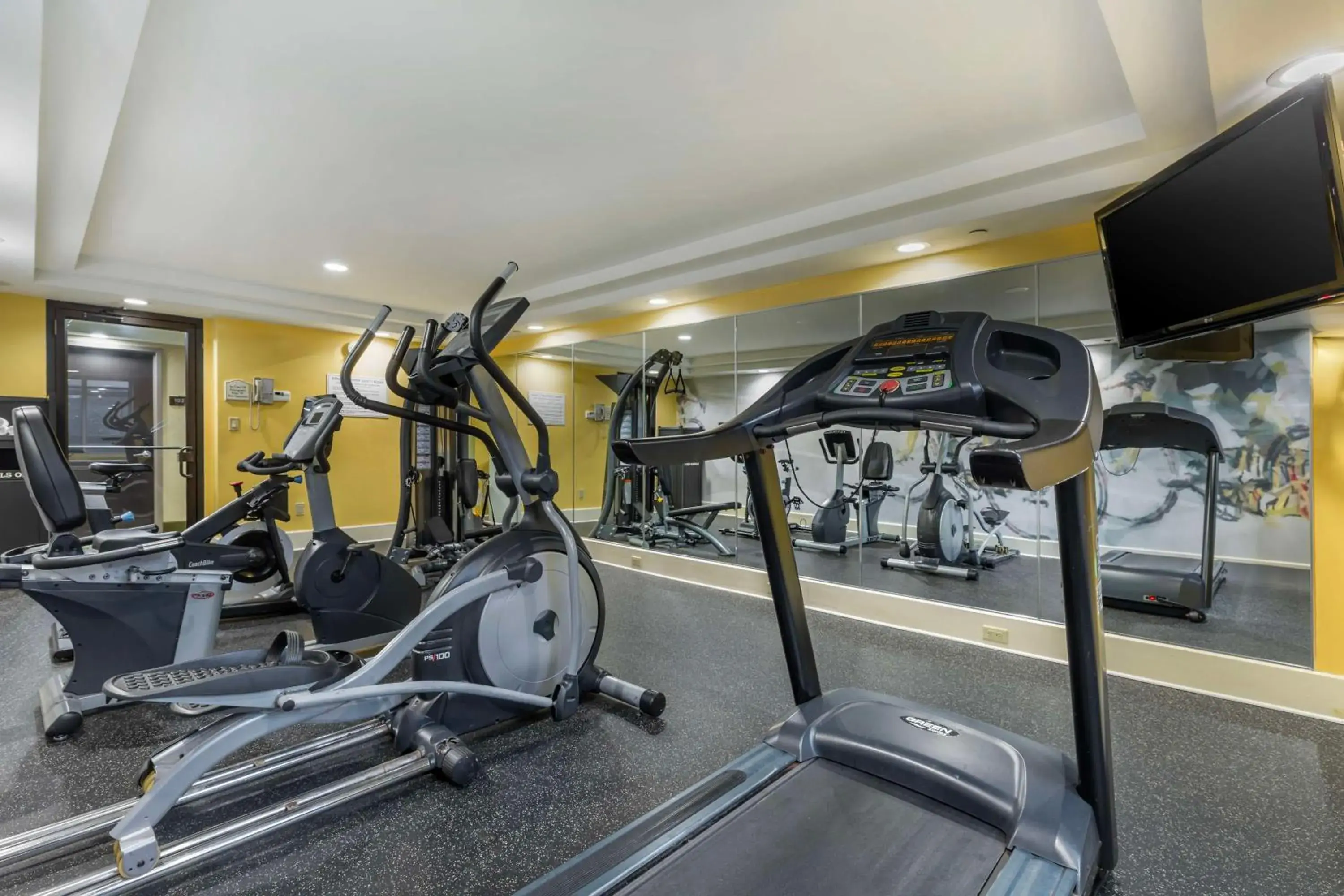 Fitness centre/facilities in Best Western Plus New Englander Fitness centre/facilities in Best Western Plus New Englander
