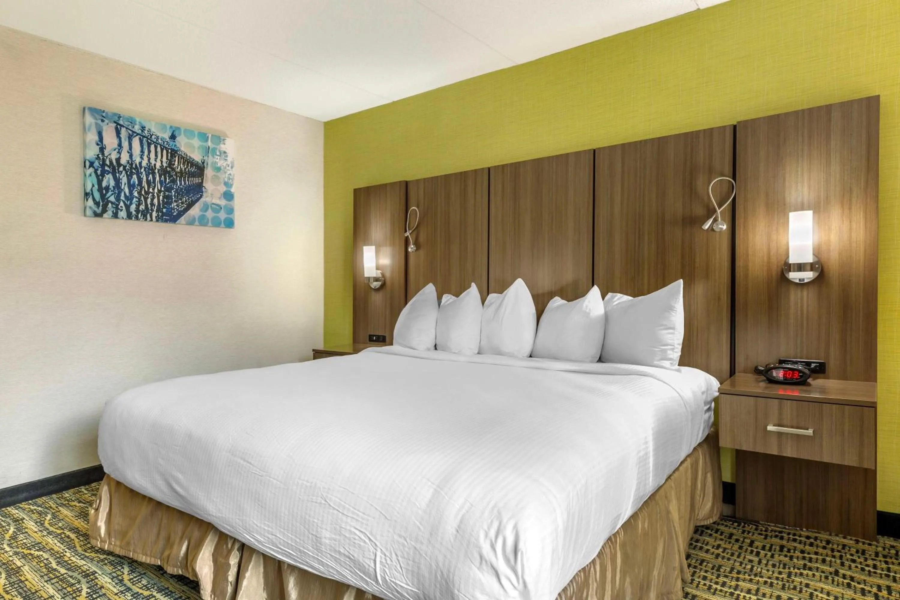 Bedroom, Bed in Best Western Plus New Englander