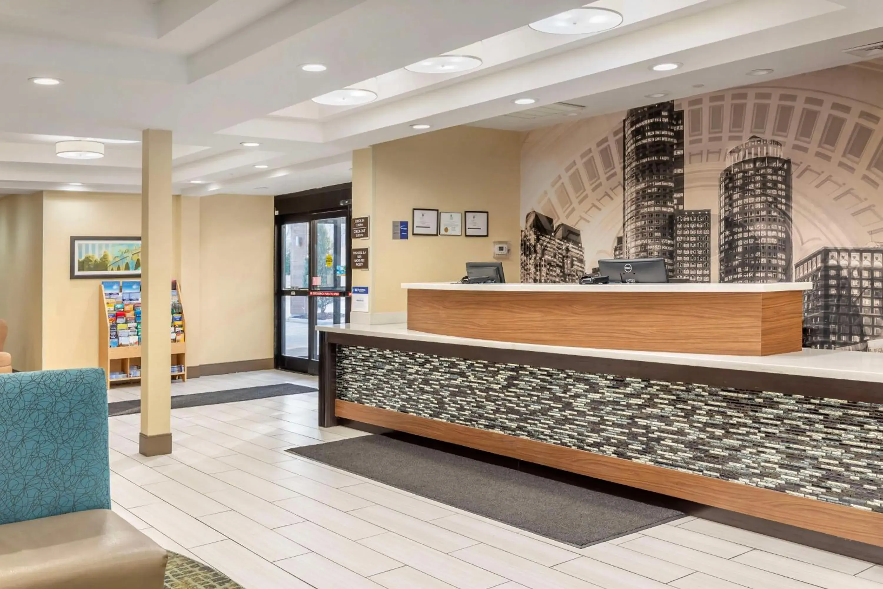 Lobby or reception in Best Western Plus New Englander Lobby or reception in Best Western Plus New Englander