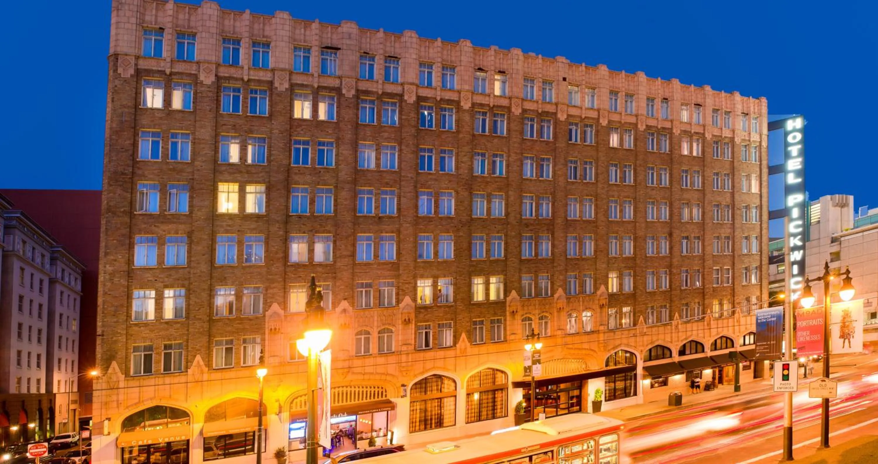 Property building in The Pickwick Hotel San Francisco