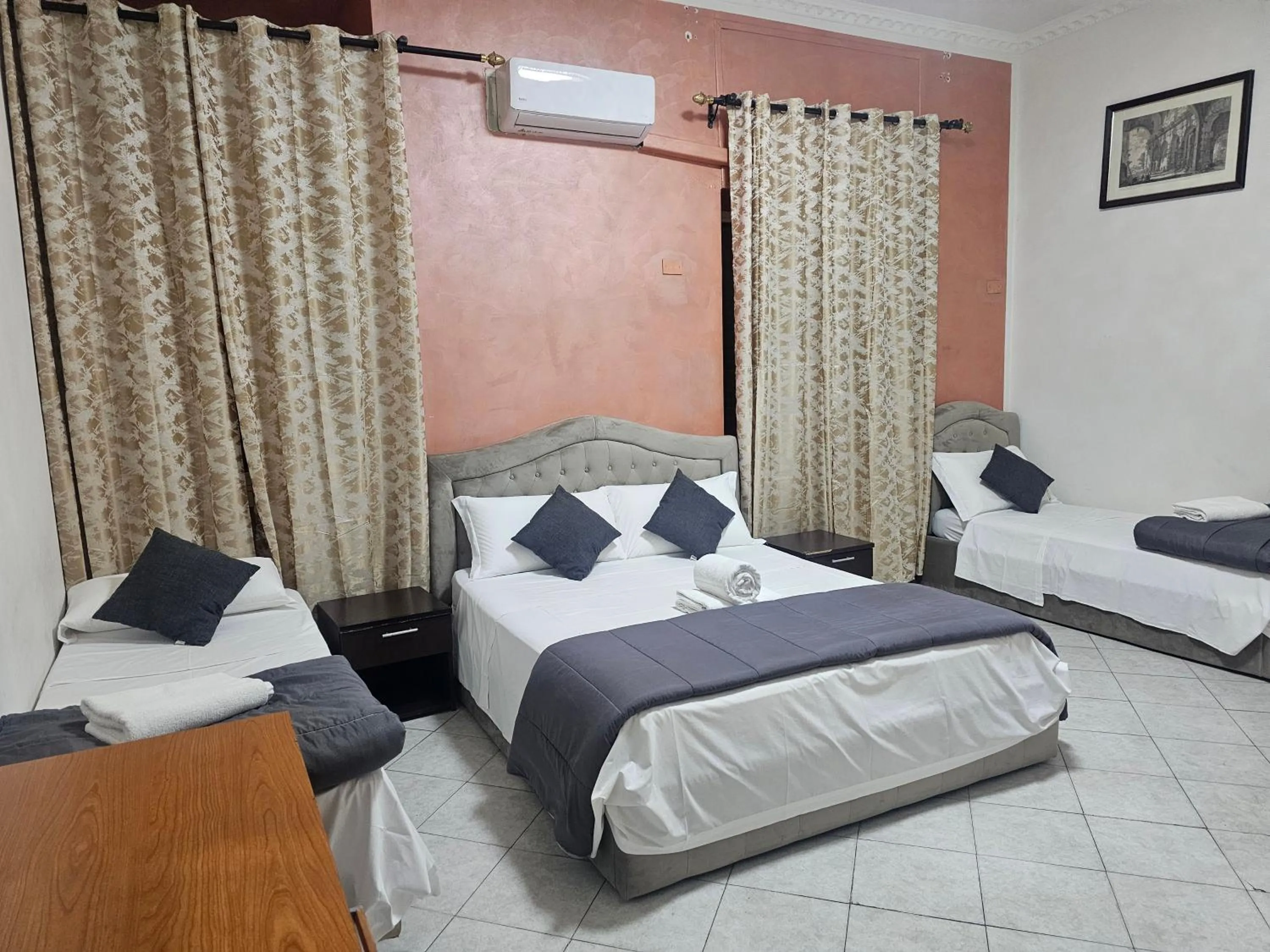 Bedroom, Bed in Aquarium Termini