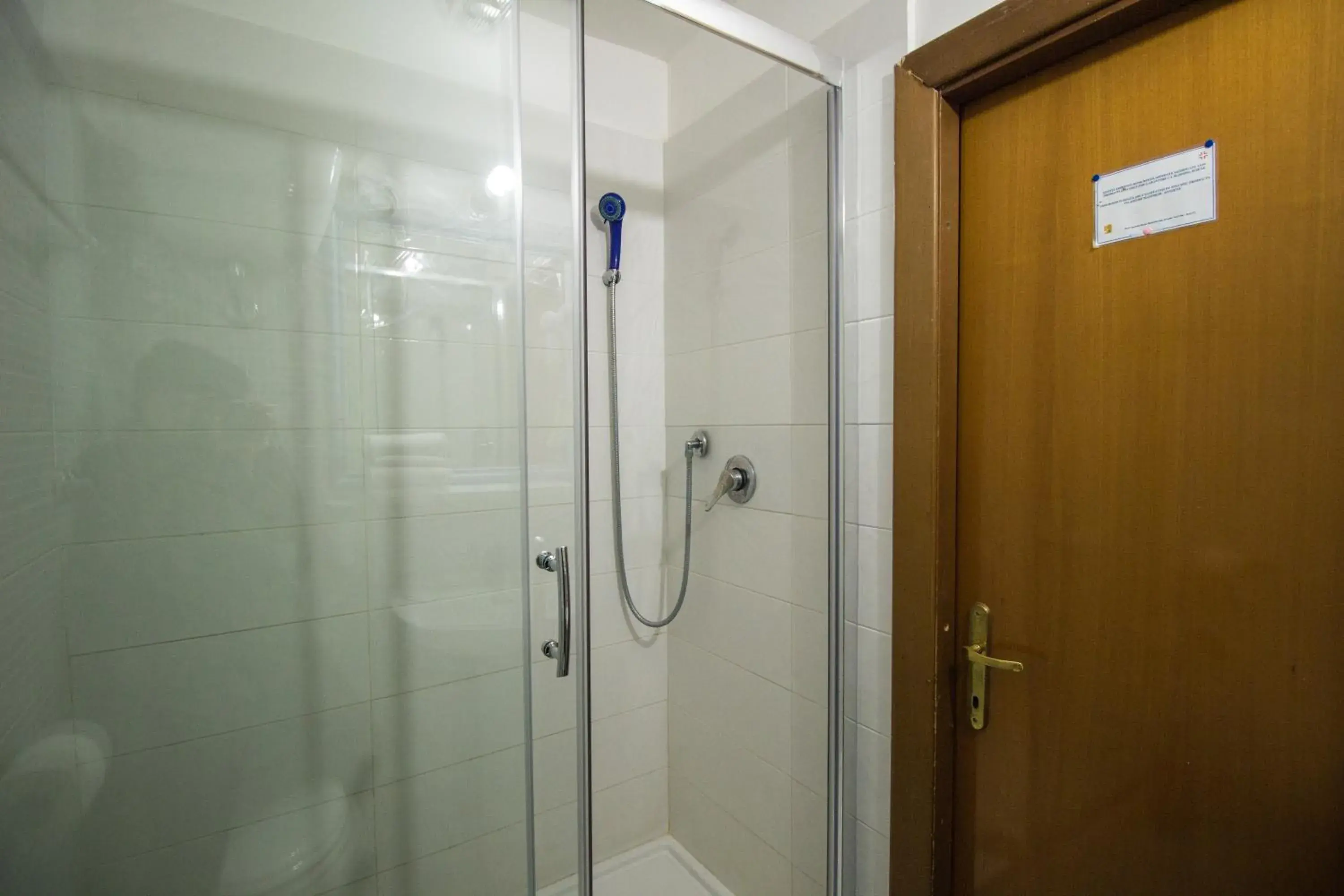Family Room with Private Bathroom in Aquarium Termini Family Room with Private Bathroom in Aquarium Termini