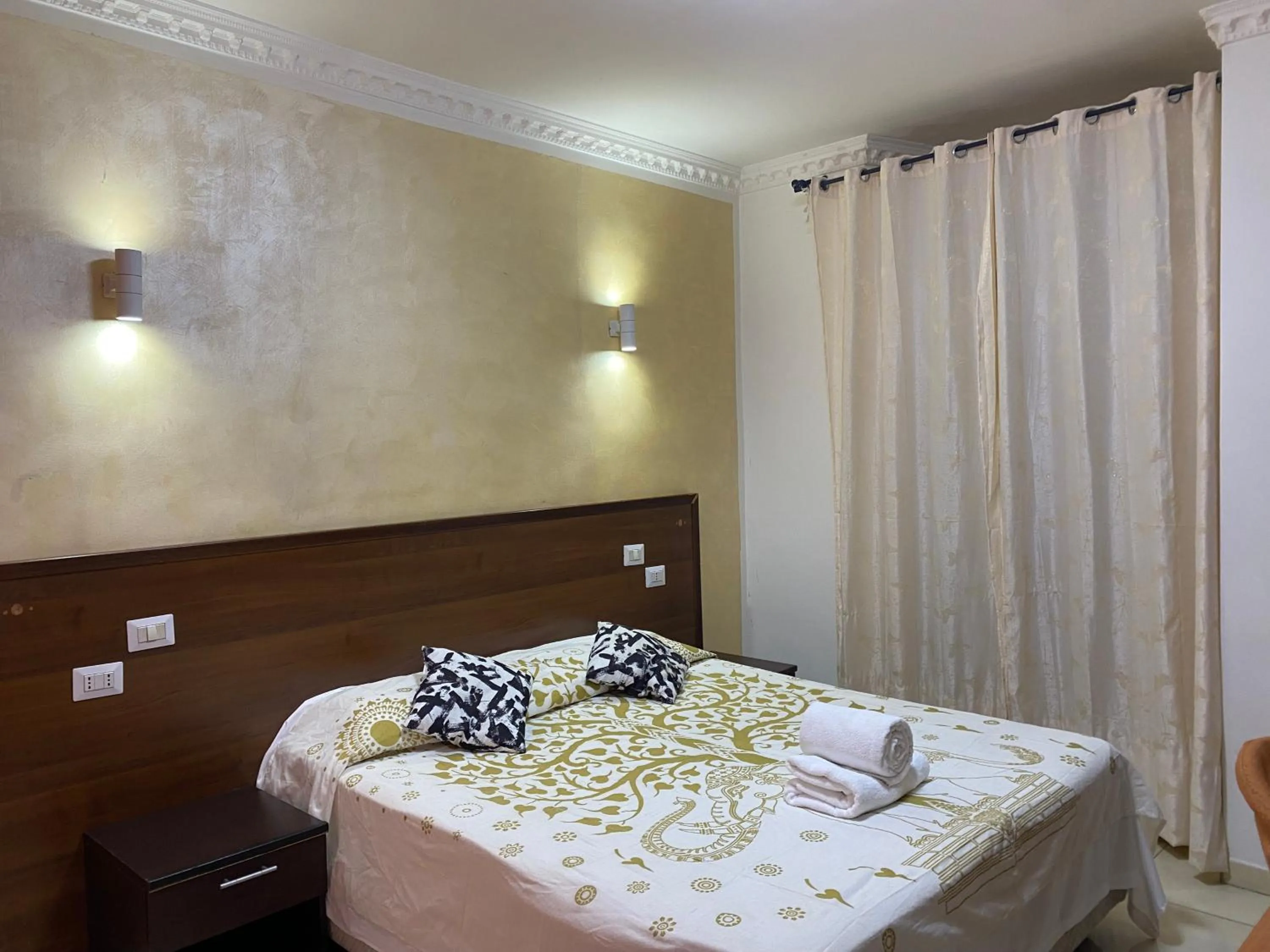 Bedroom, Bed in Aquarium Termini