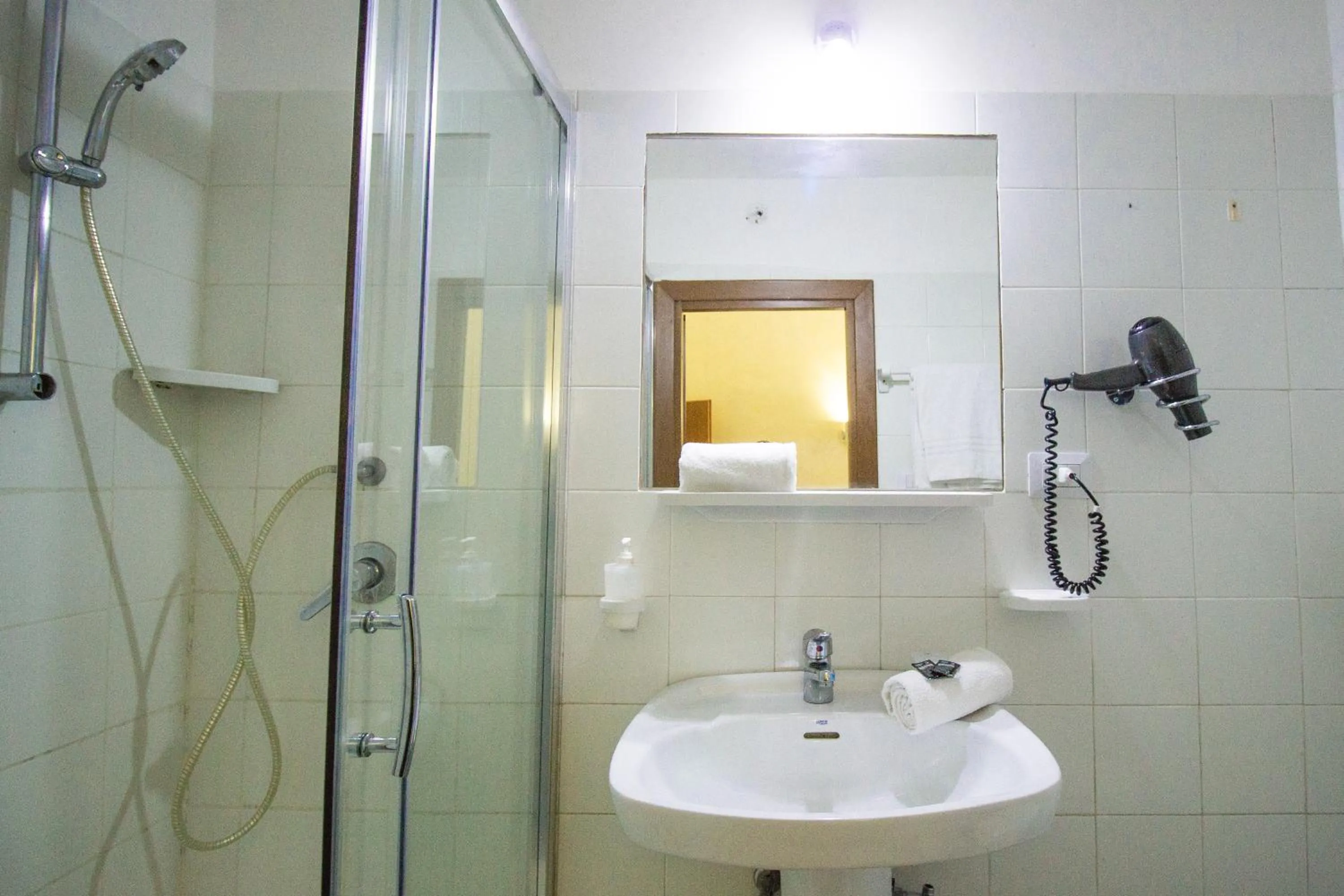 Shower in Aquarium Termini