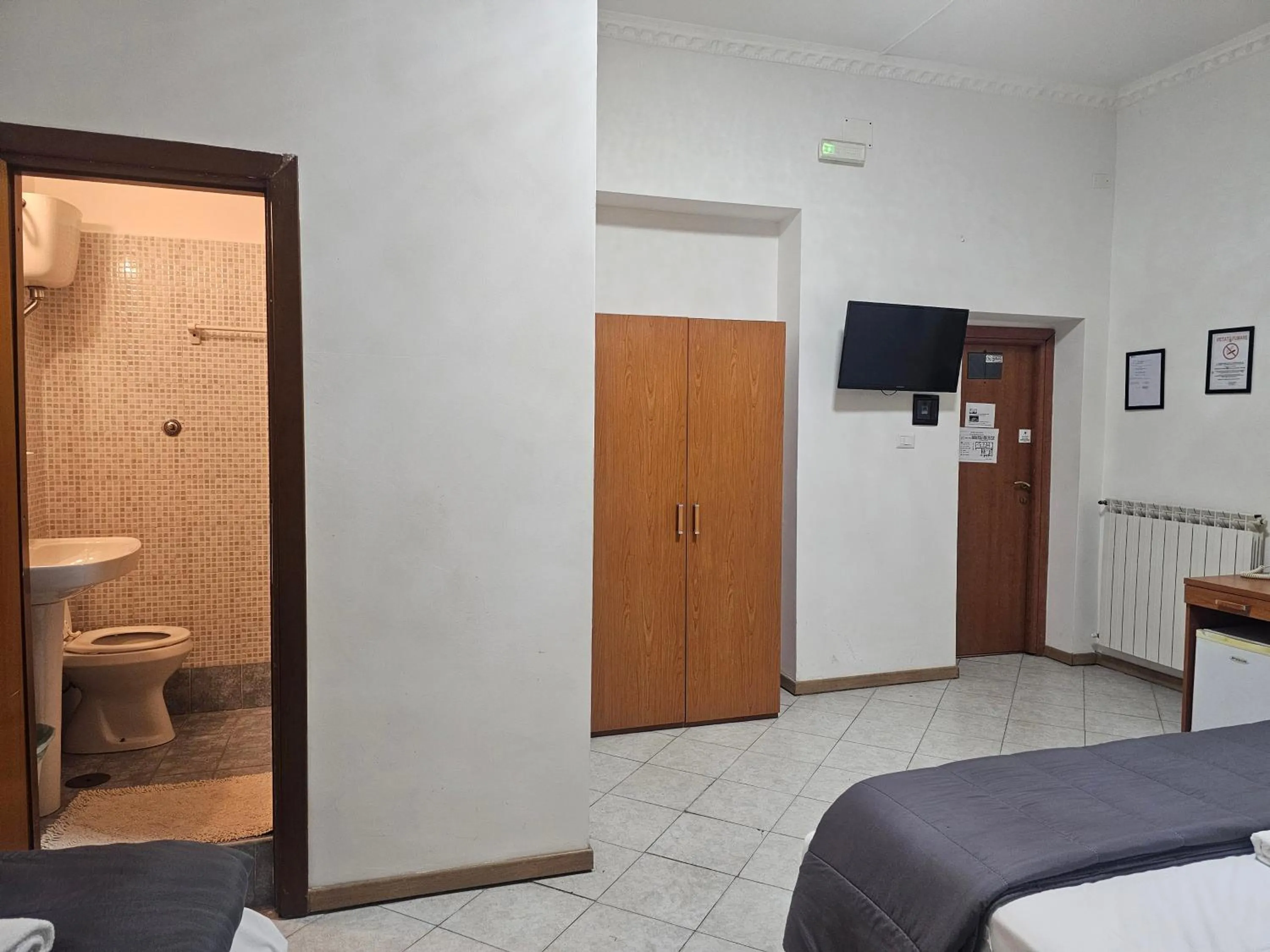 Bedroom, Bed in Aquarium Termini