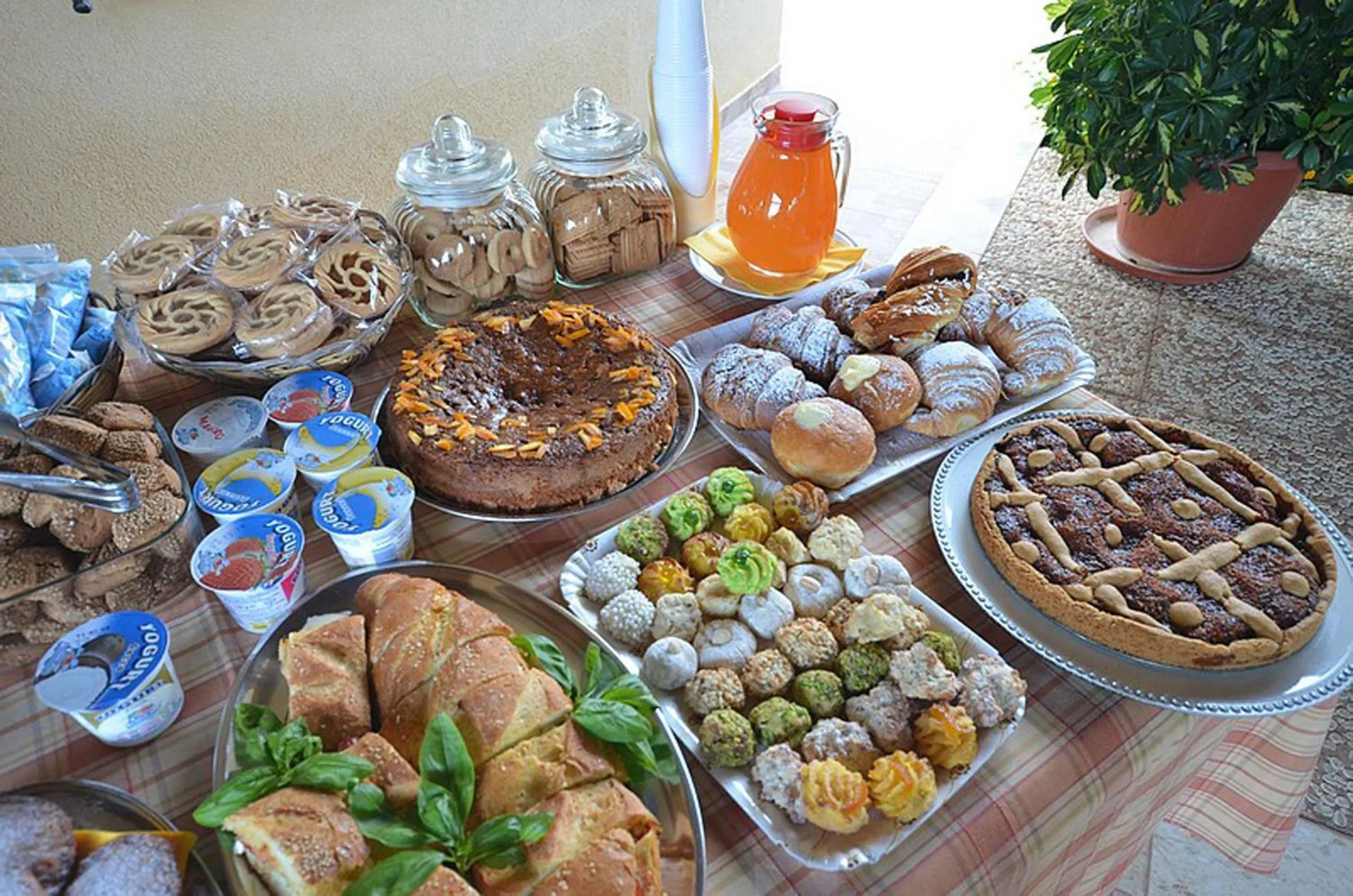 Buffet breakfast in Aurora Castelluzzo