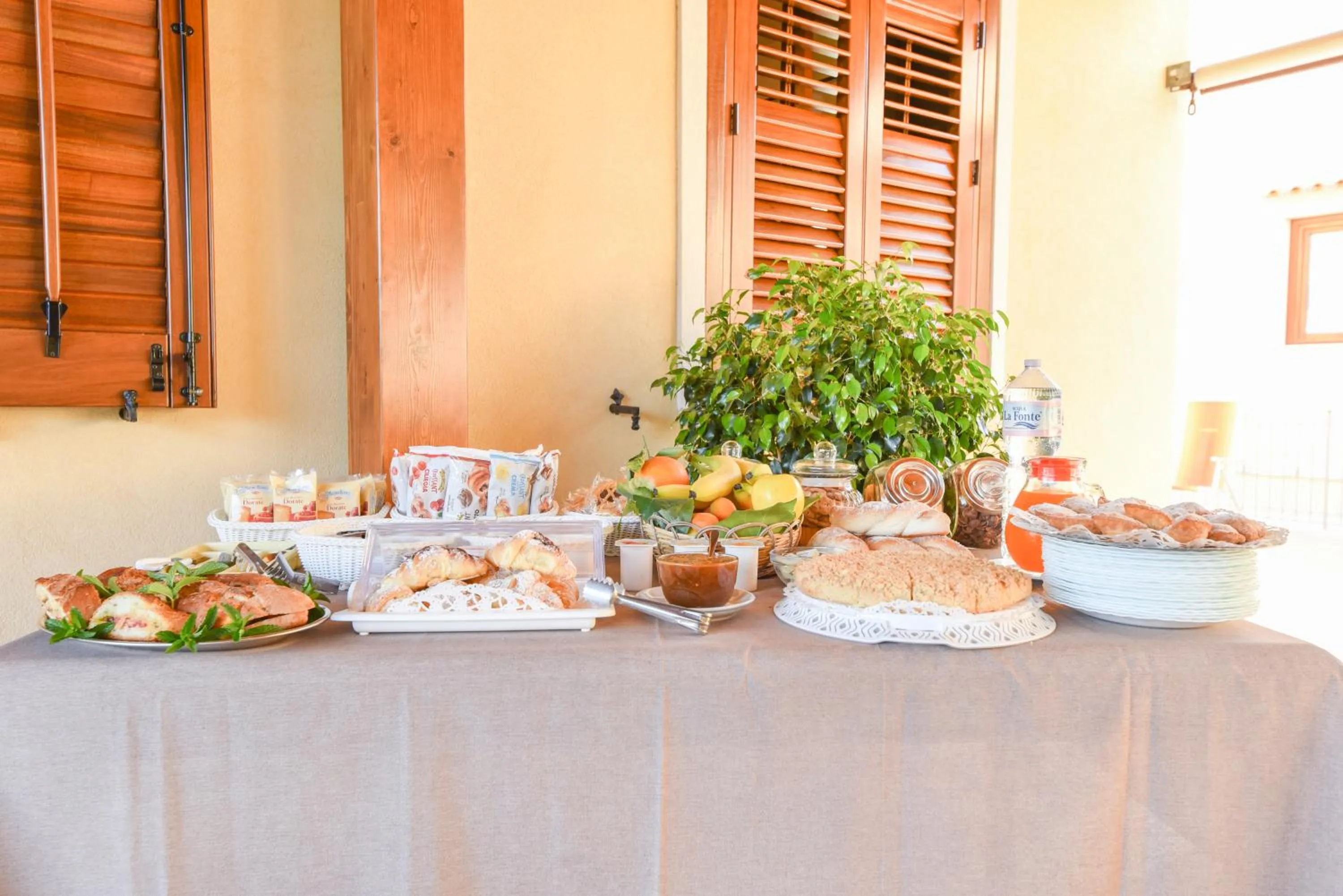 Breakfast in Aurora Castelluzzo