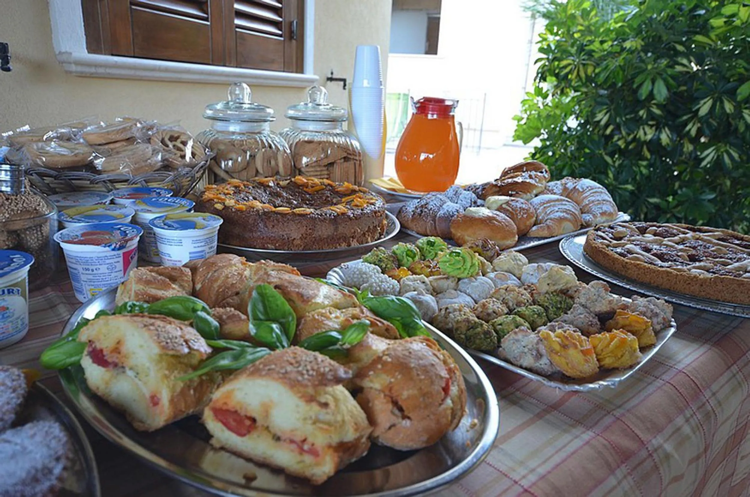 Buffet breakfast in Aurora Castelluzzo