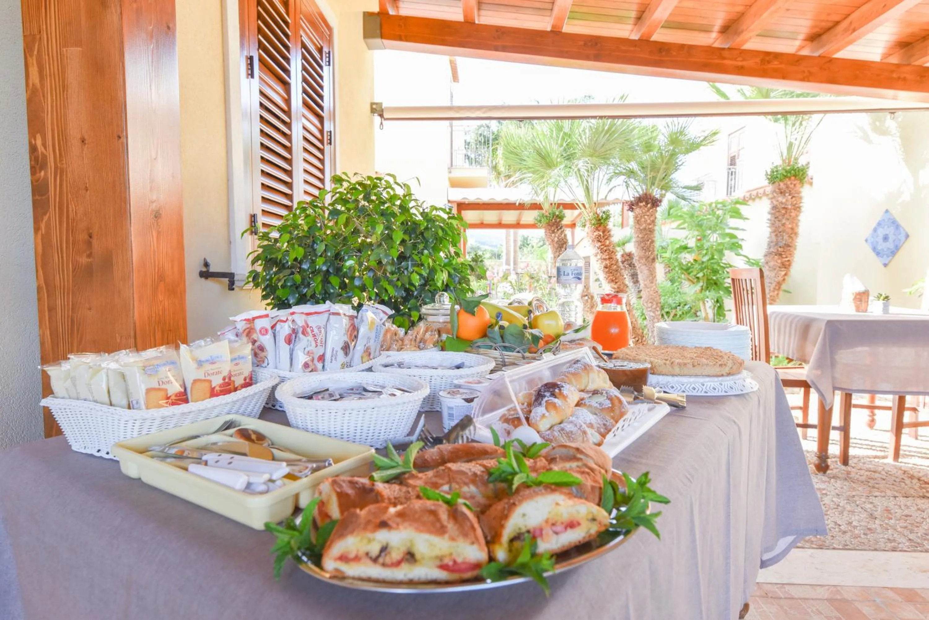 Breakfast in Aurora Castelluzzo