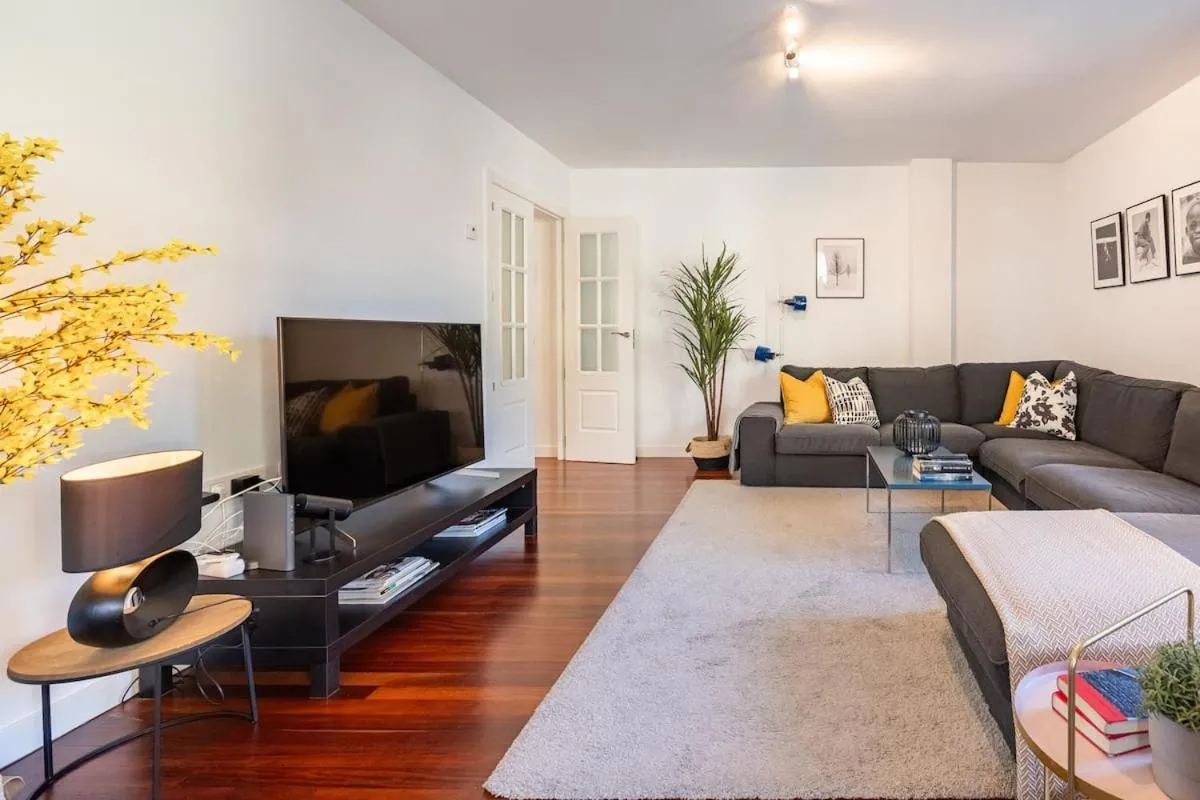 Communal lounge/ TV room in Living BeraBera