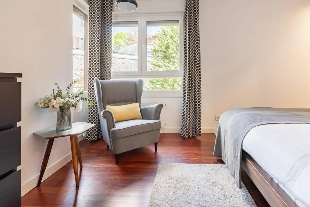 Bedroom, Bed in Living BeraBera