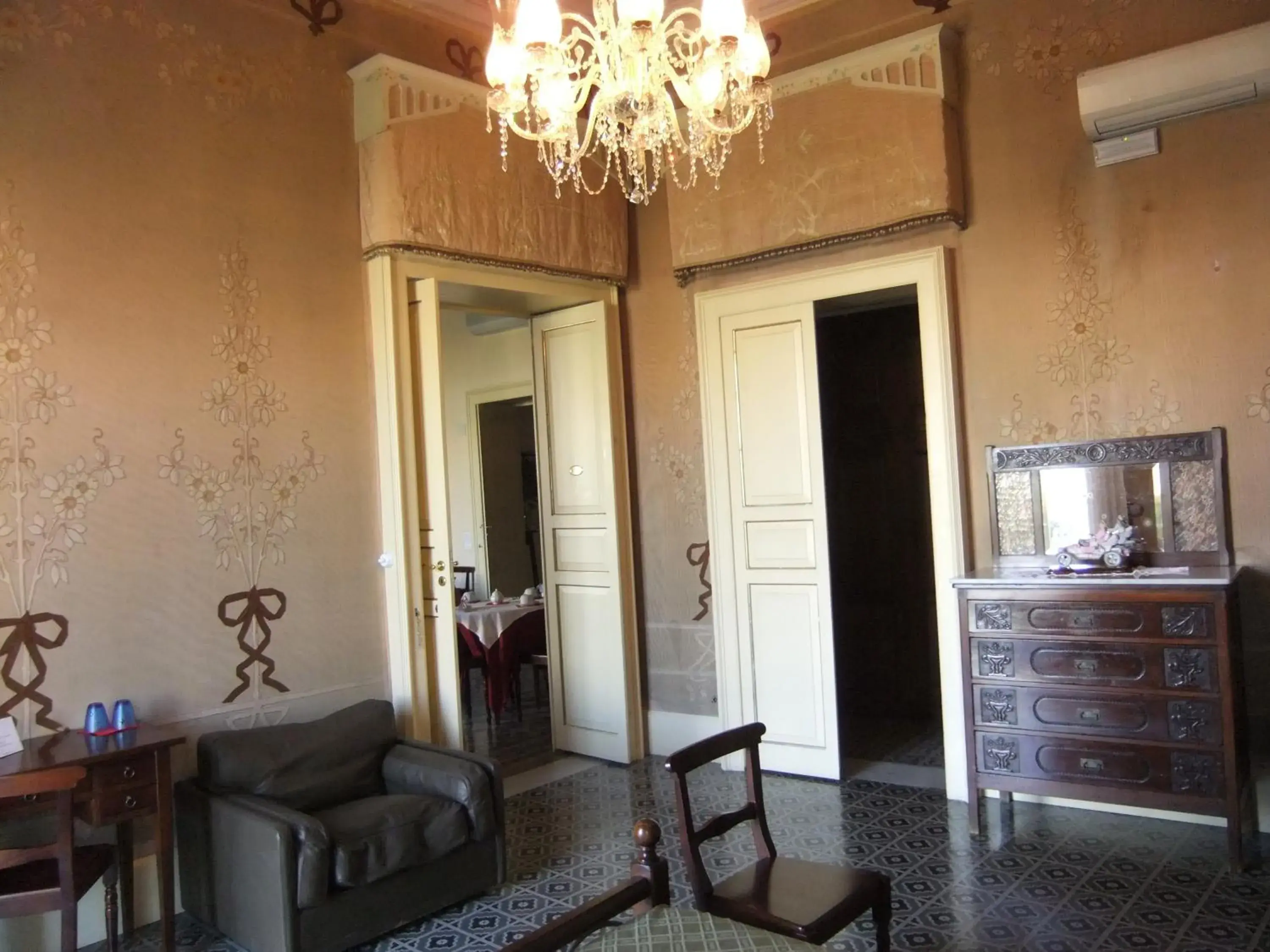 Double Room with Balcony and Terrace in B&B Conte Ruggero Double Room with Balcony and Terrace in B&B Conte Ruggero