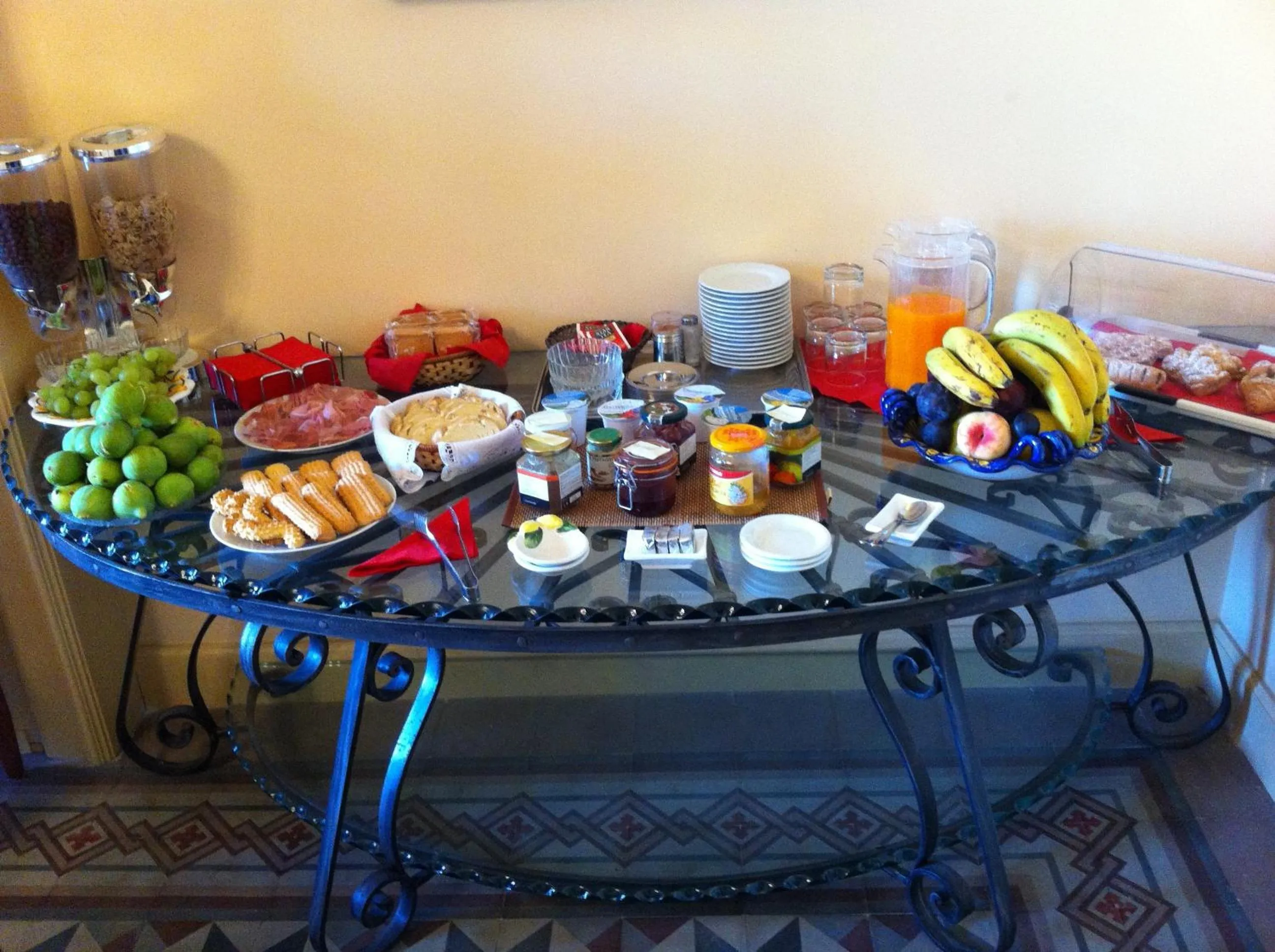 Restaurant/places to eat in B&B Conte Ruggero