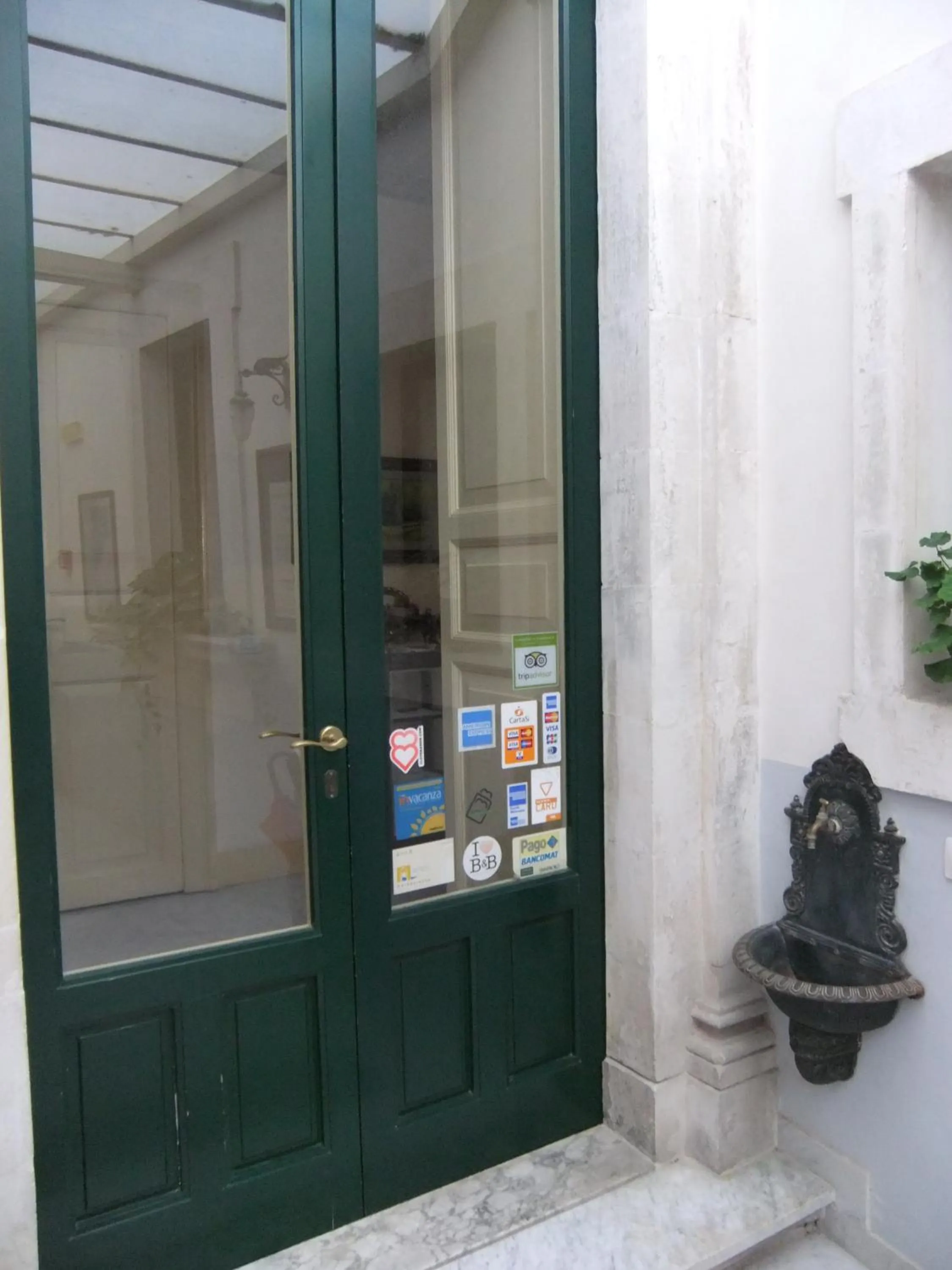 Facade/entrance in B&B Conte Ruggero