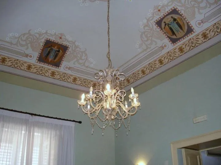 Decorative detail in B&B Conte Ruggero