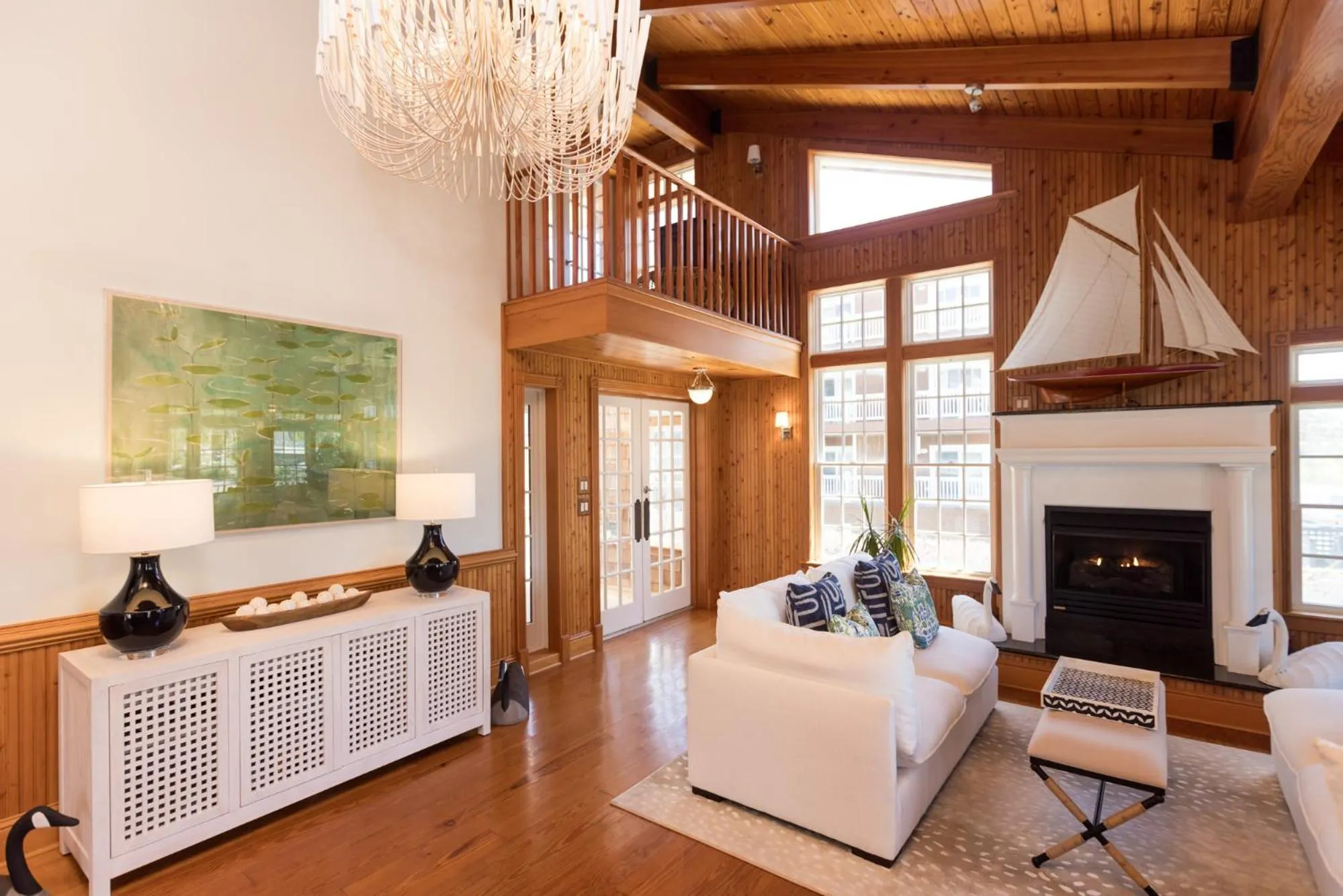 The Burrus House Inn Waterfront Suites