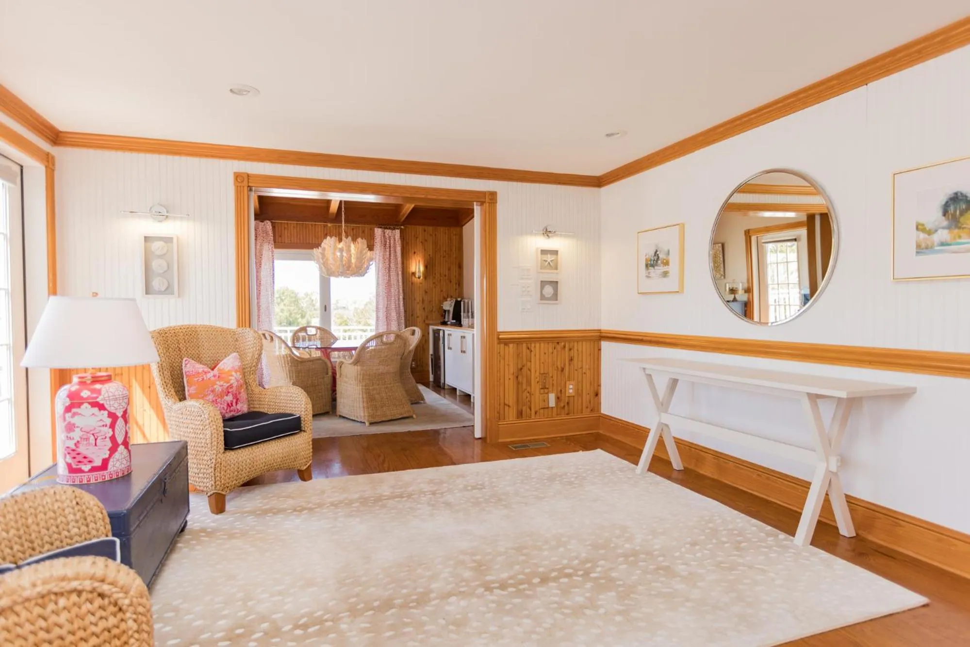 The Burrus House Inn Waterfront Suites