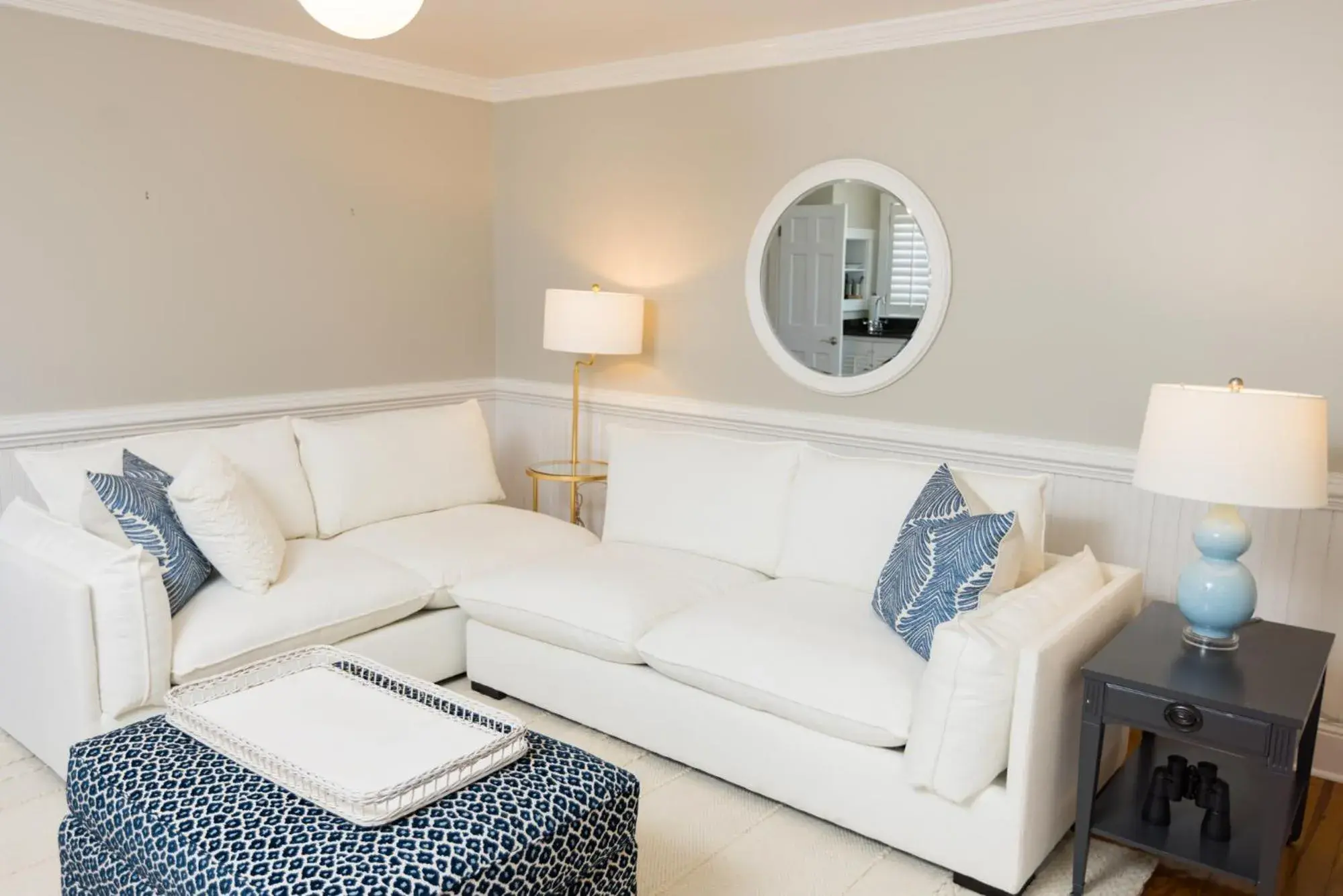 King Suite with Sea View in The Burrus House Inn Waterfront Suites King Suite with Sea View in The Burrus House Inn Waterfront Suites