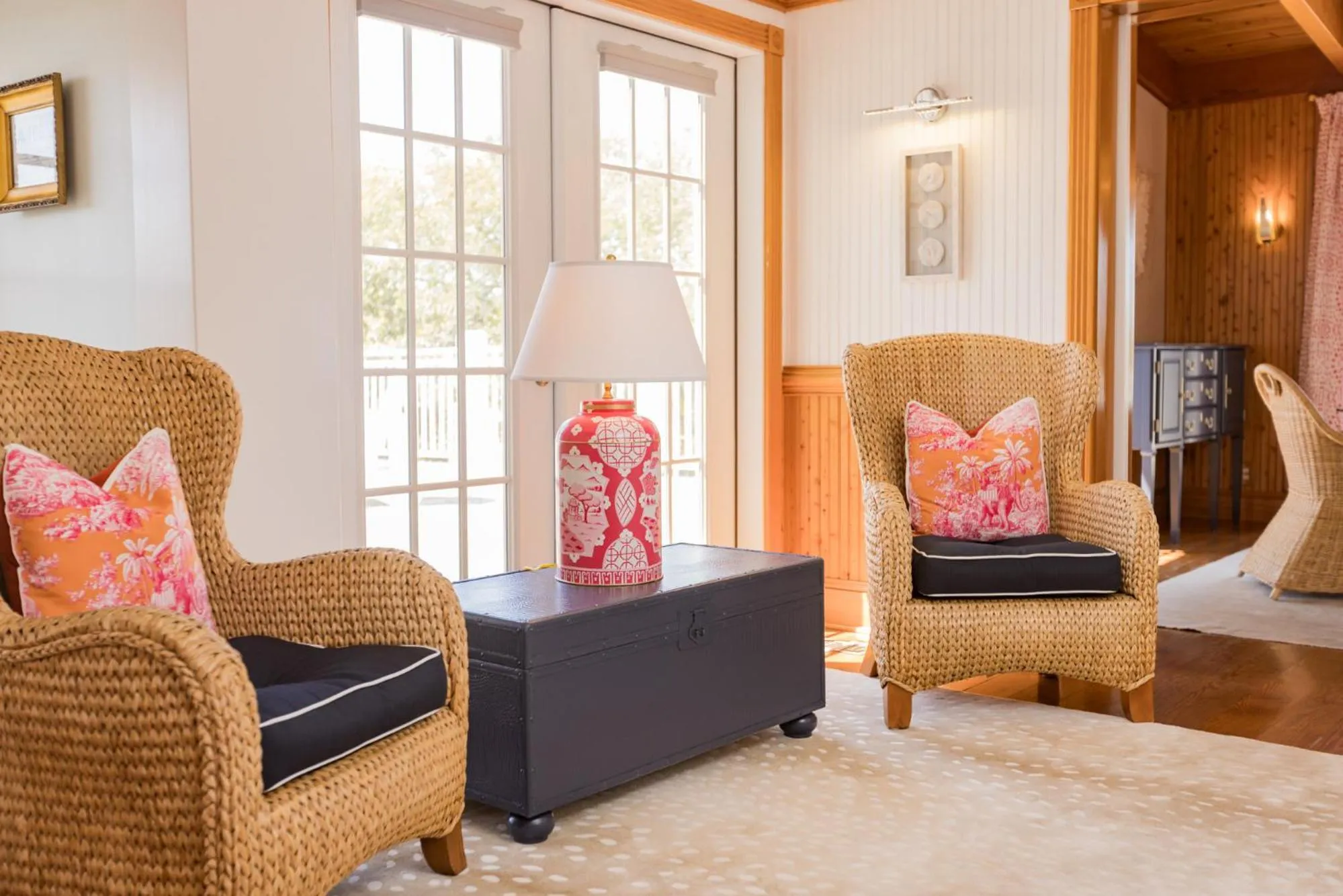 The Burrus House Inn Waterfront Suites