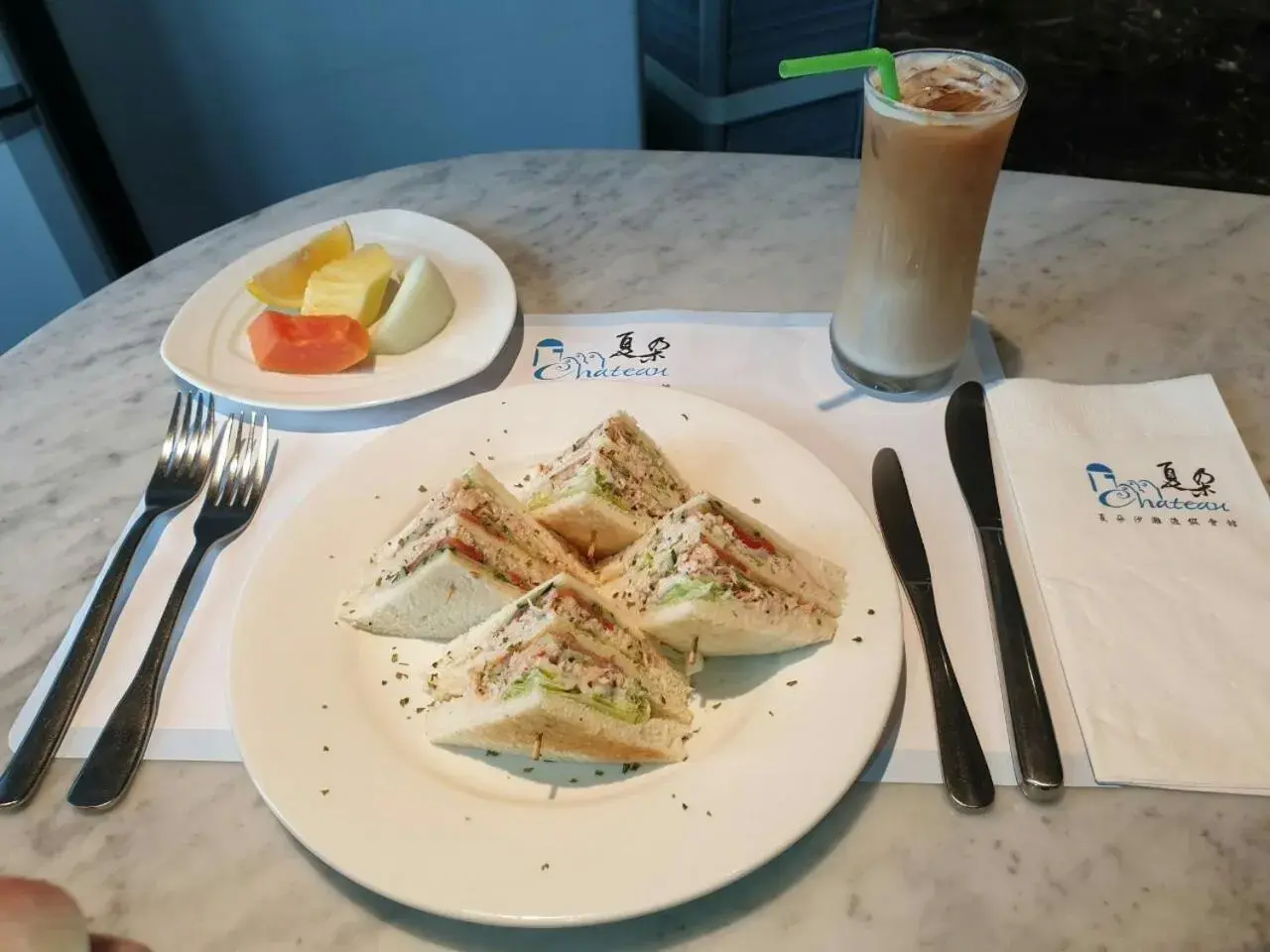 Breakfast in Chateau Villa Breakfast in Chateau Villa