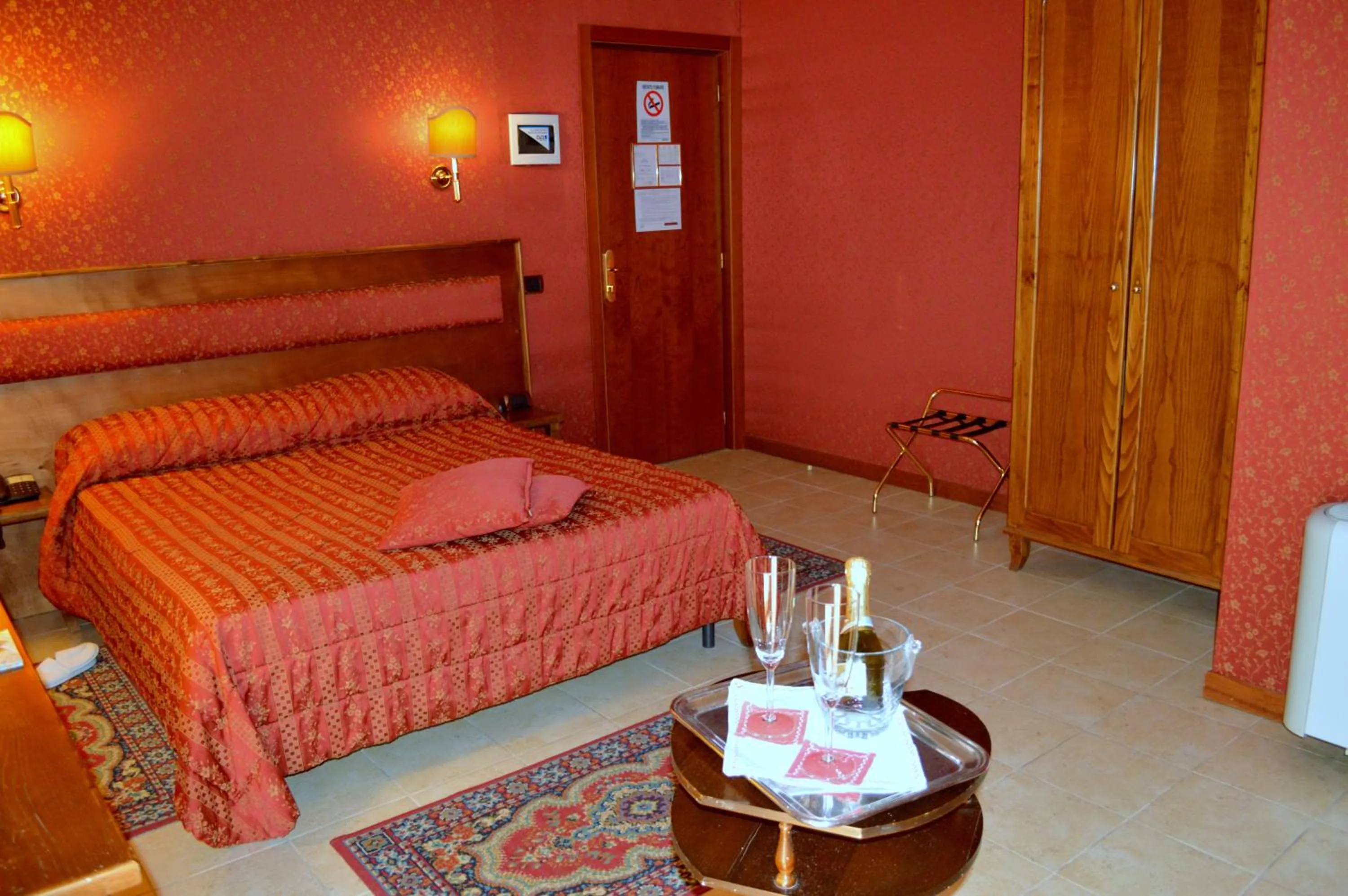 Photo of the whole room, Bed in Hotel Shasa