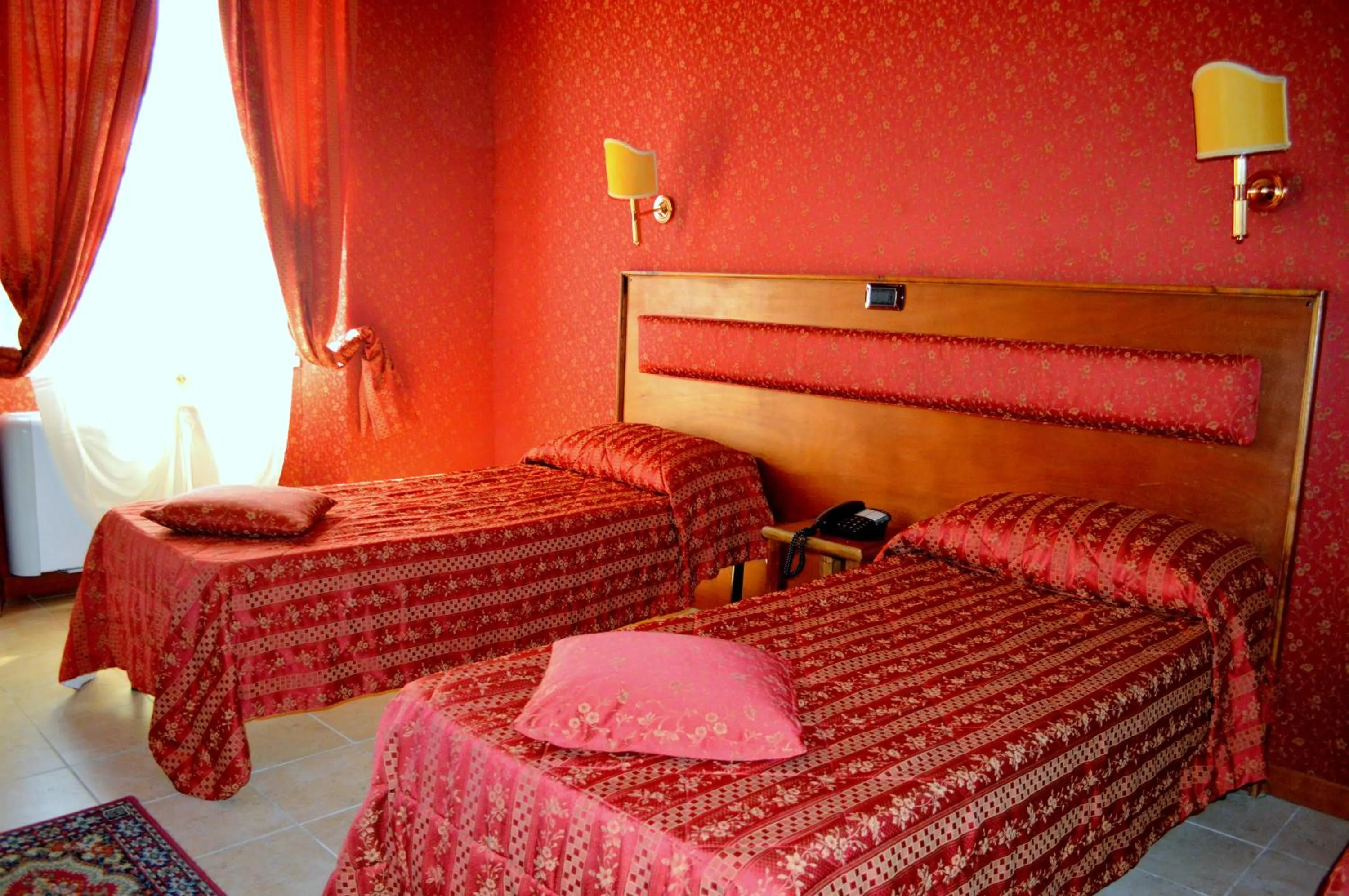 Bed in Hotel Shasa
