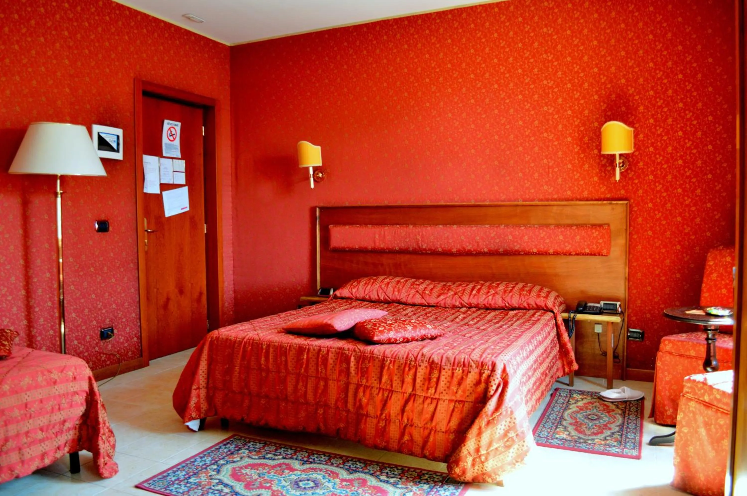 Photo of the whole room, Bed in Hotel Shasa