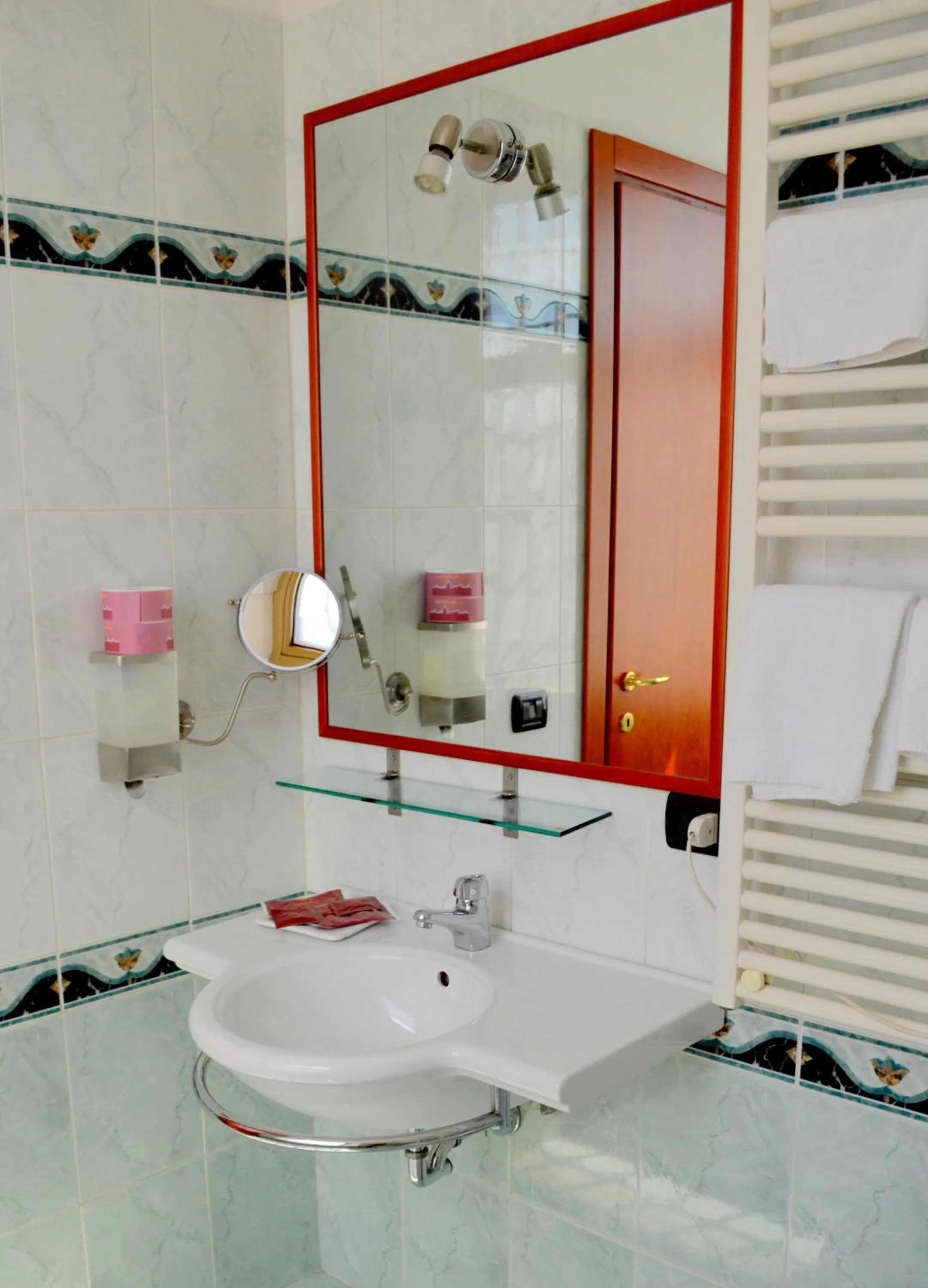 Bathroom in Hotel Shasa