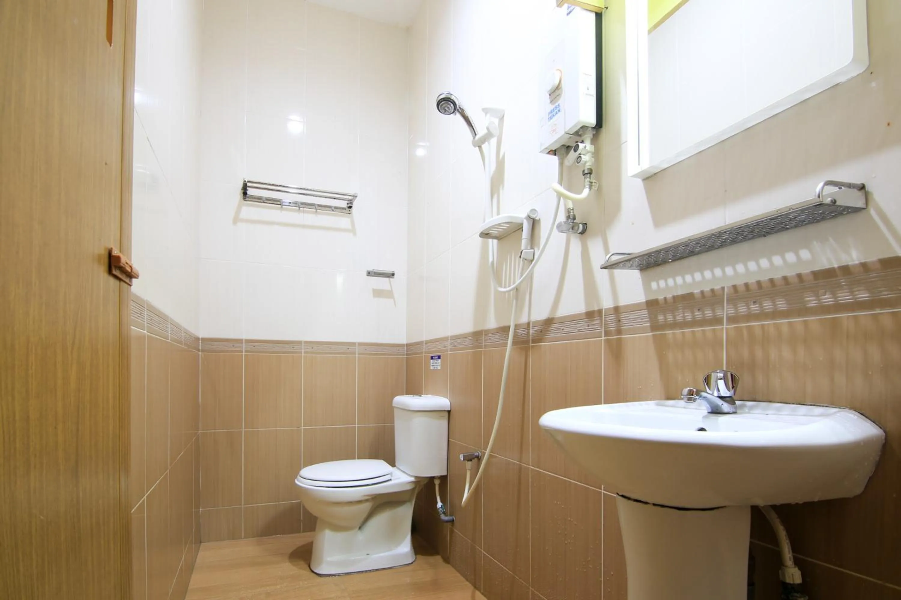 Bathroom in Hotel O Ombak Inn Chalet