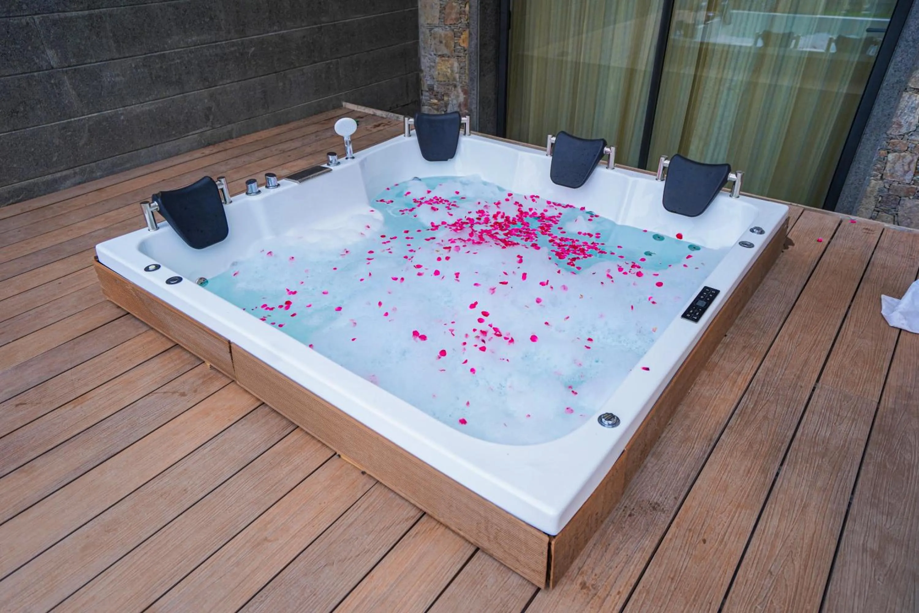 Hot Tub in Pushkara Resort and Spa, Pushkar